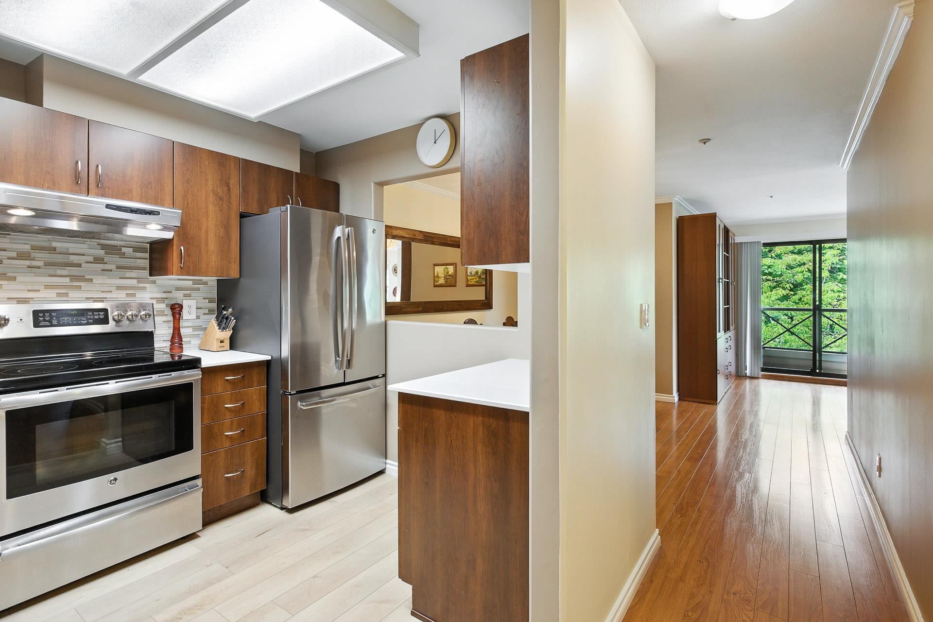 303 2357 WHYTE AVENUE 14