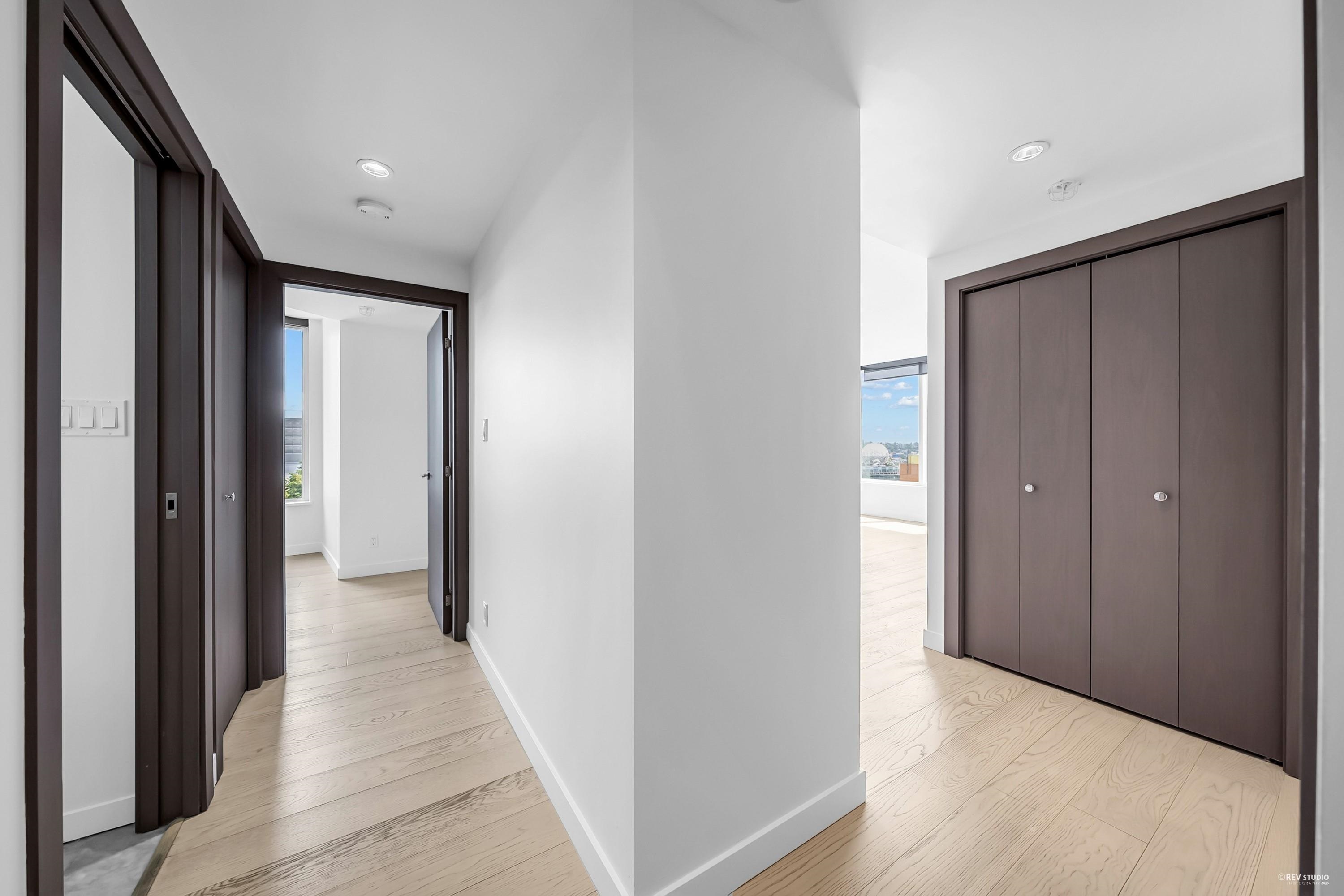 1608 68 SMITHE STREET 21