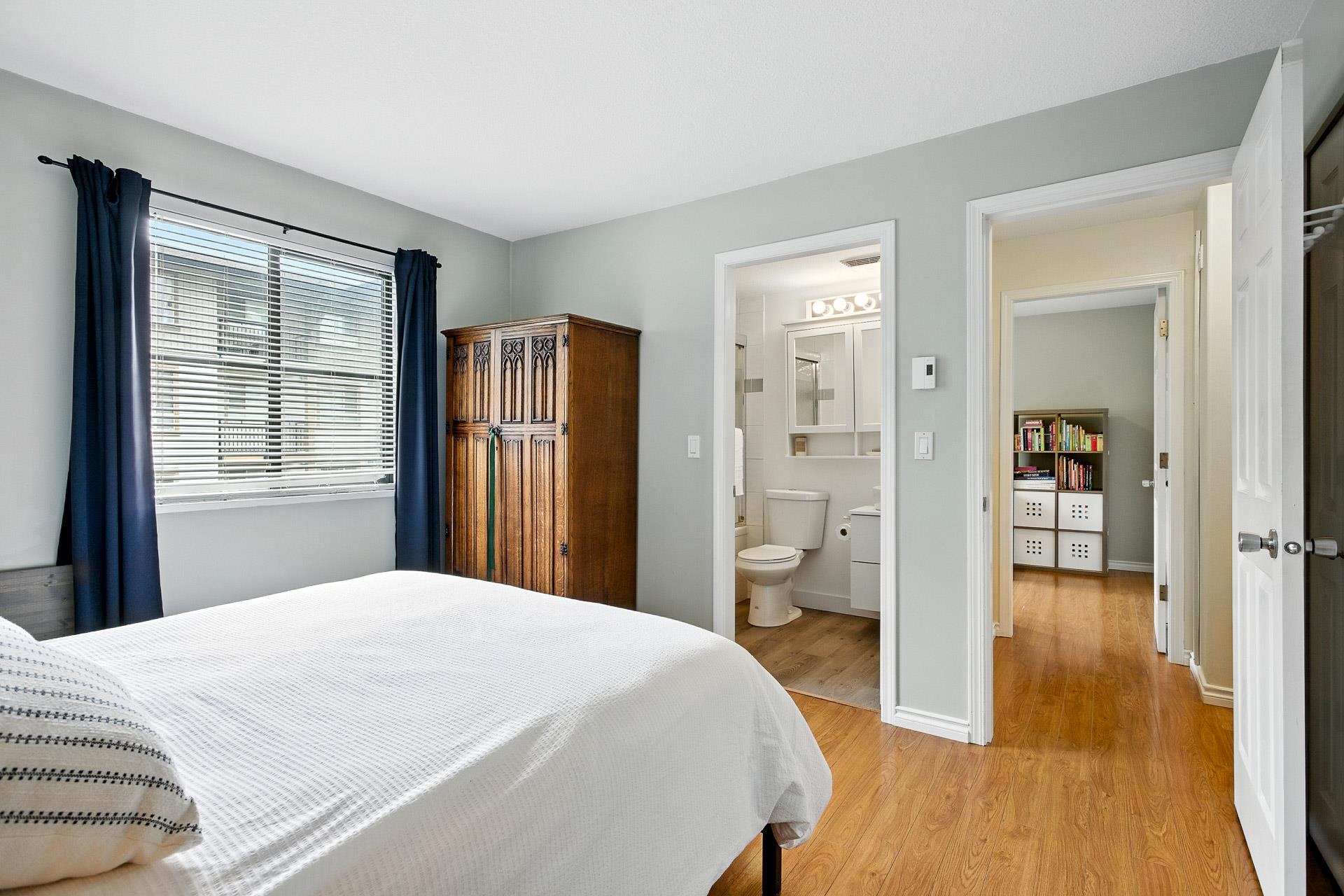 303 2357 WHYTE AVENUE 20
