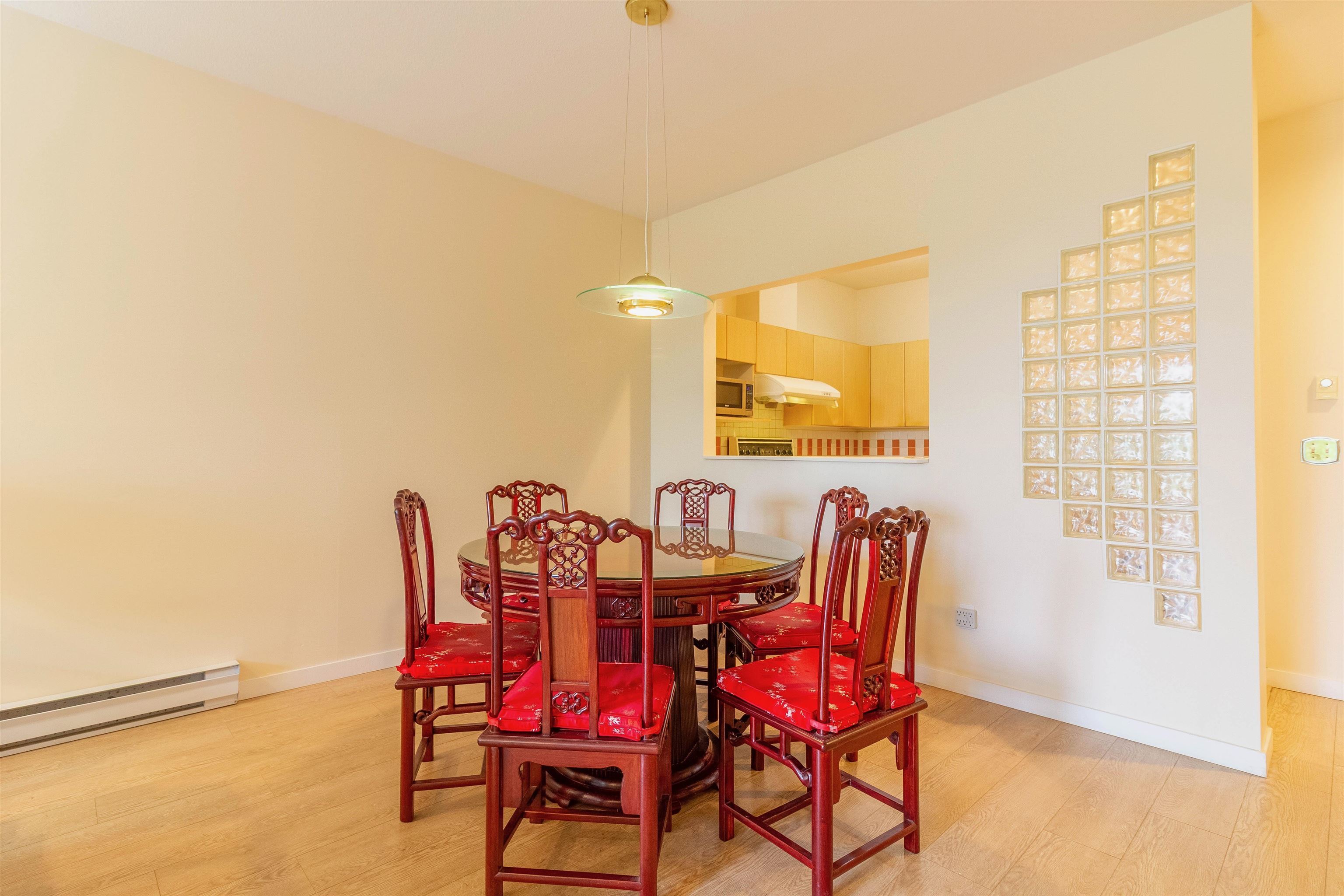 306 4951 SANDERS STREET 8