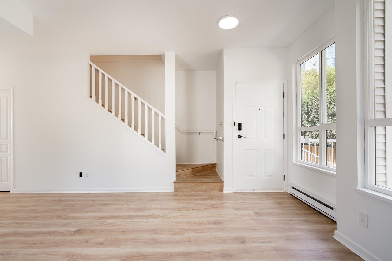 54 2728 CHANDLERY PLACE 4