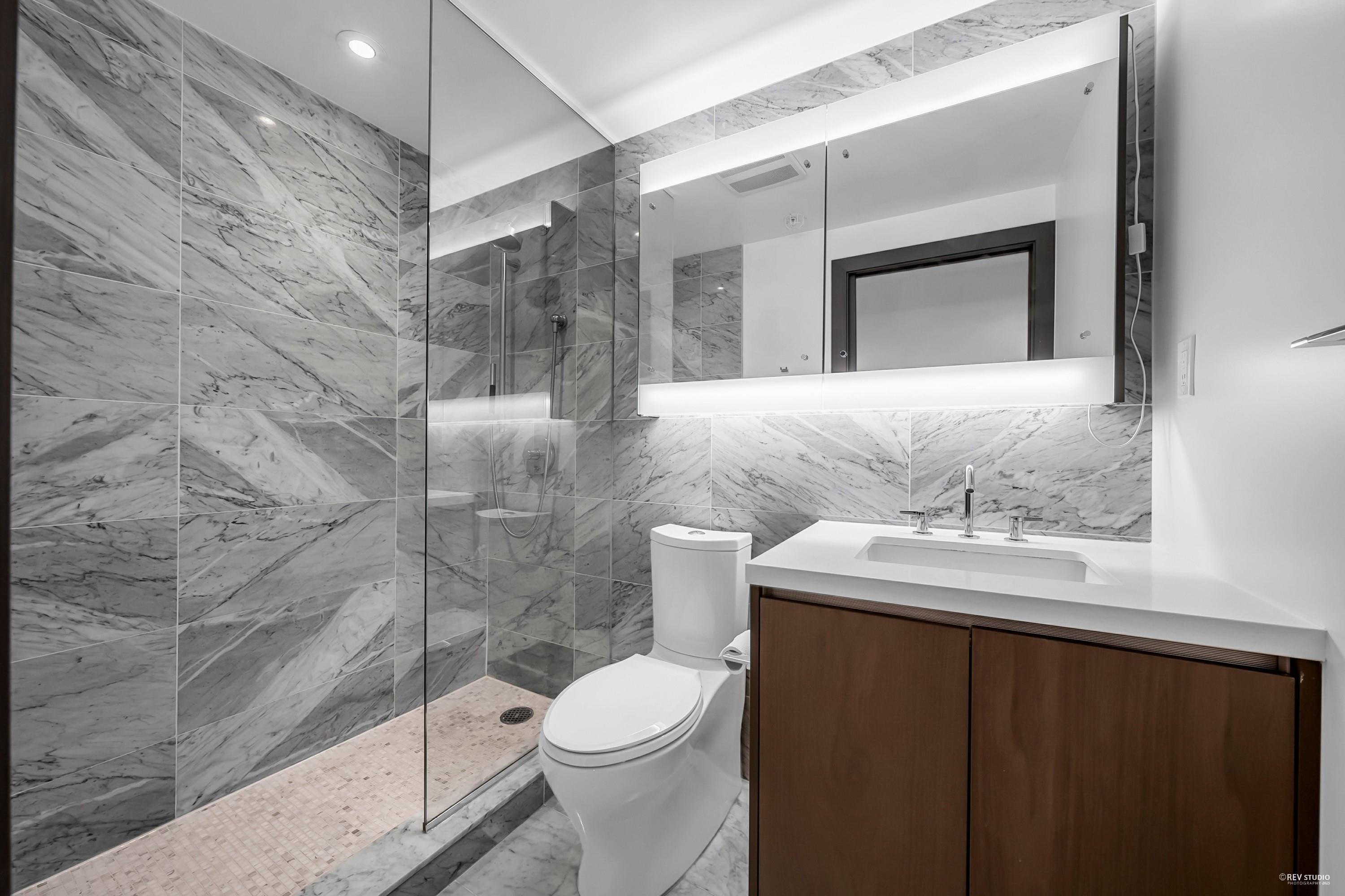 1608 68 SMITHE STREET 27