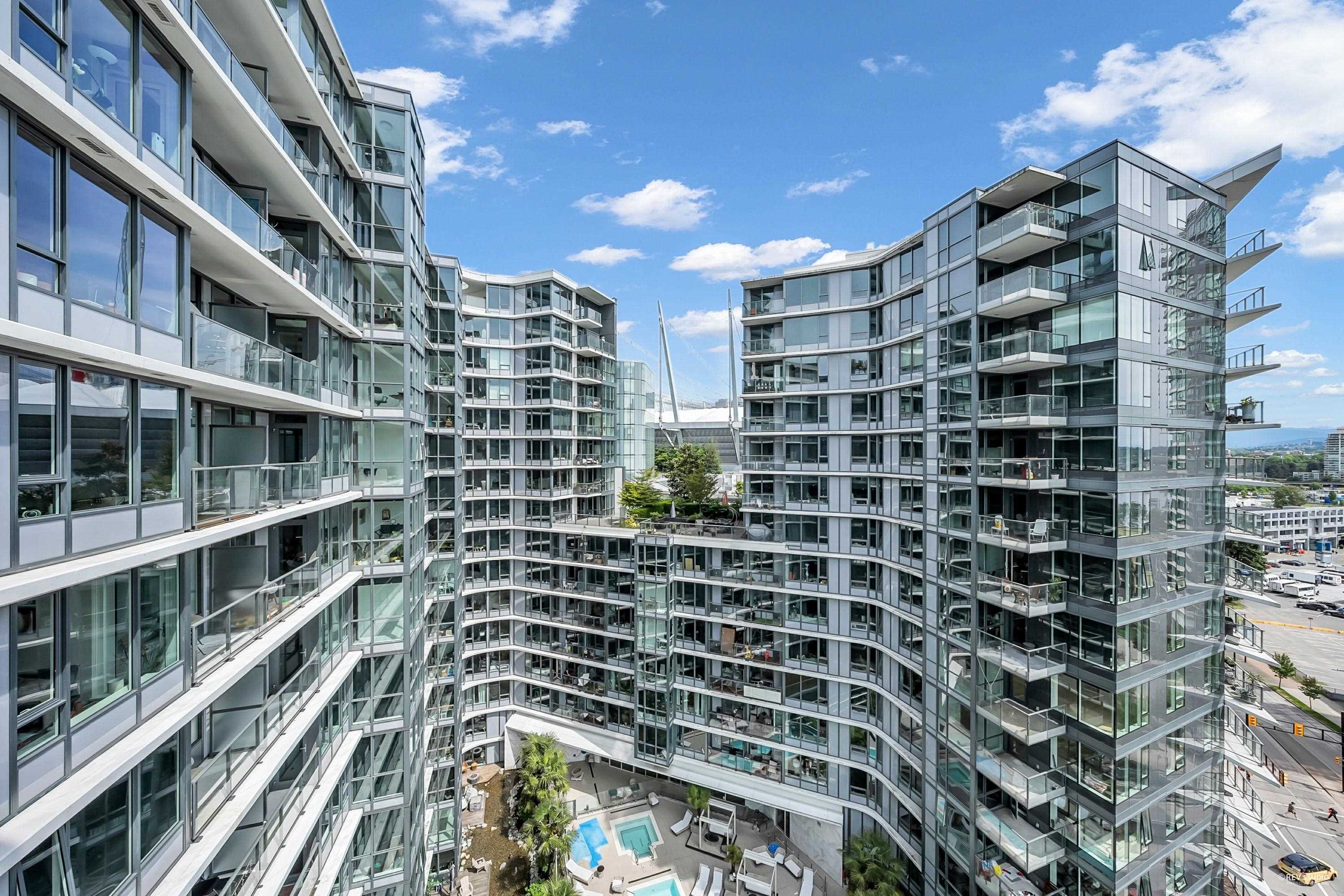1608 68 SMITHE STREET 12