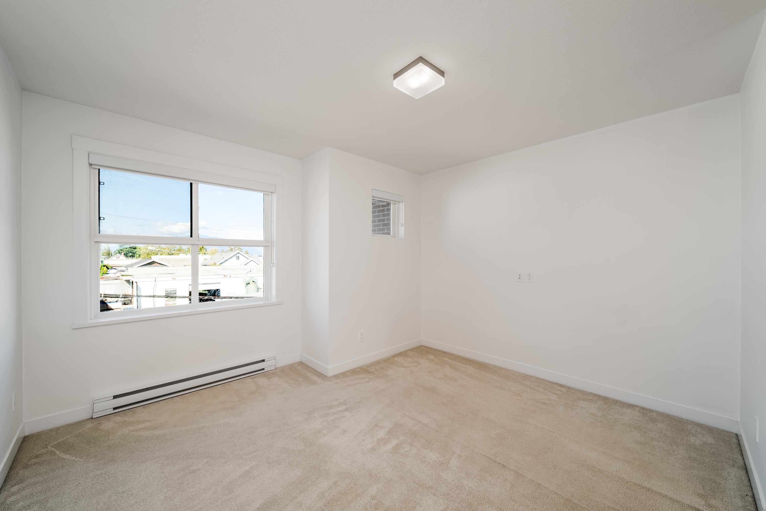 18 7039 MACPHERSON AVENUE 40