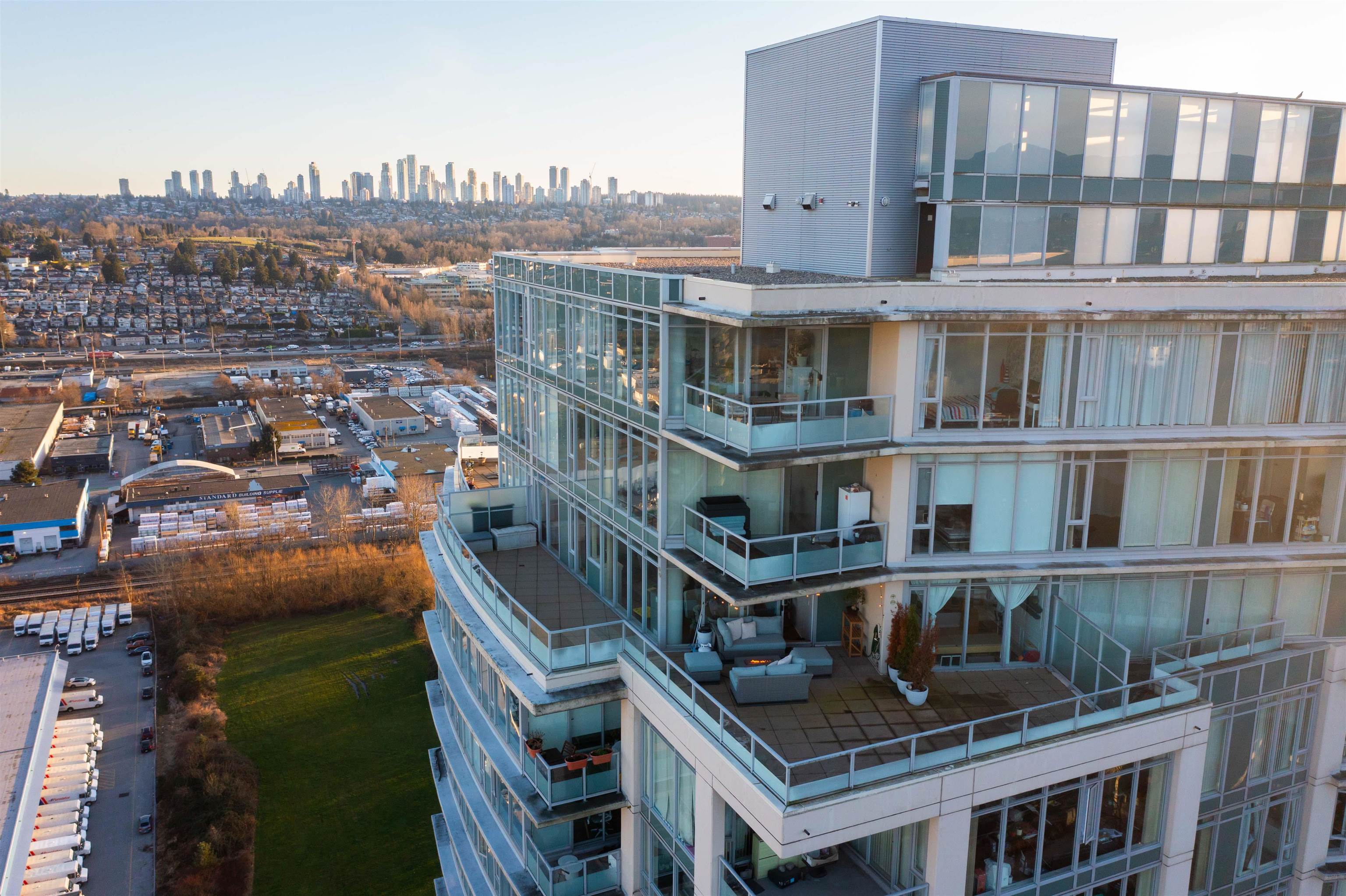 3103 2133 DOUGLAS ROAD 37