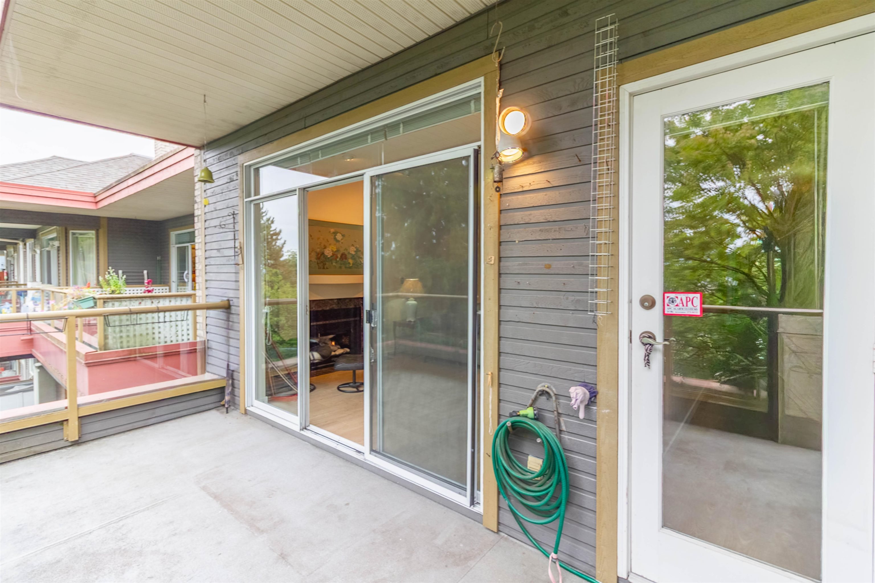 306 4951 SANDERS STREET 26