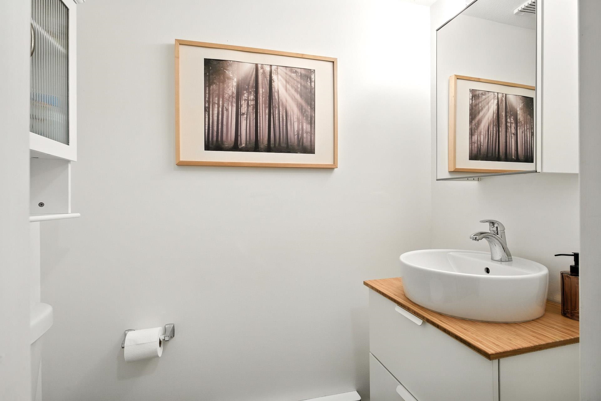 303 2357 WHYTE AVENUE 24