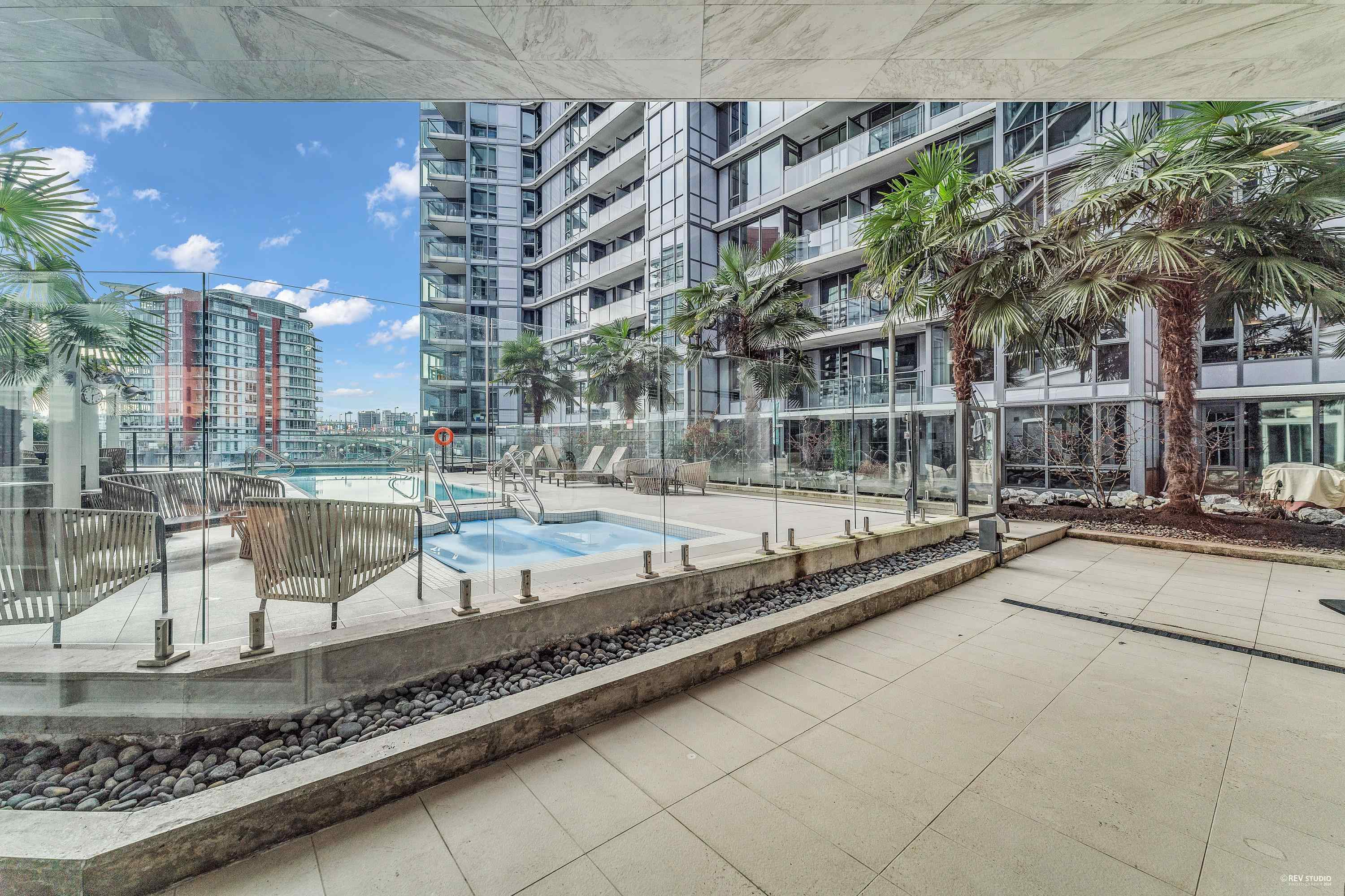 1608 68 SMITHE STREET 31