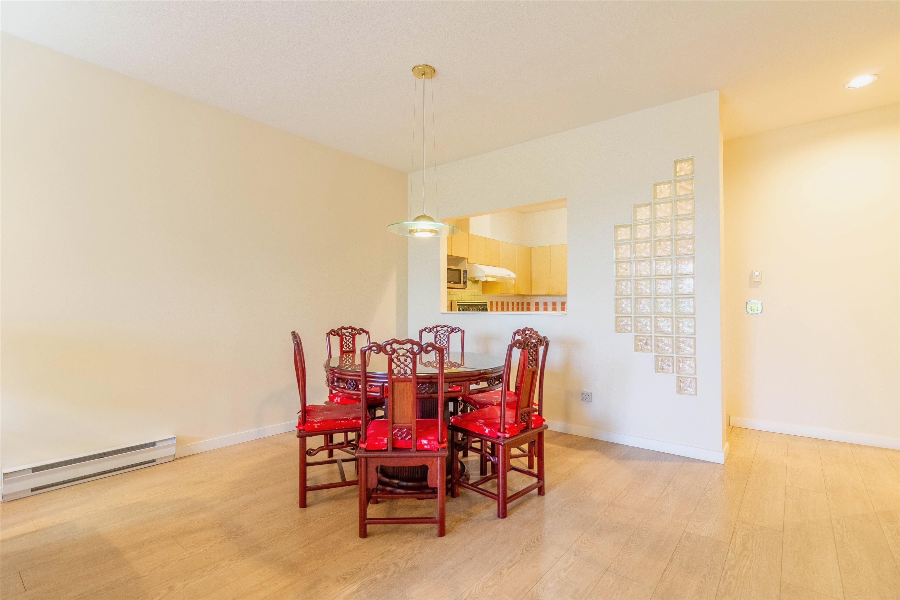 306 4951 SANDERS STREET 7