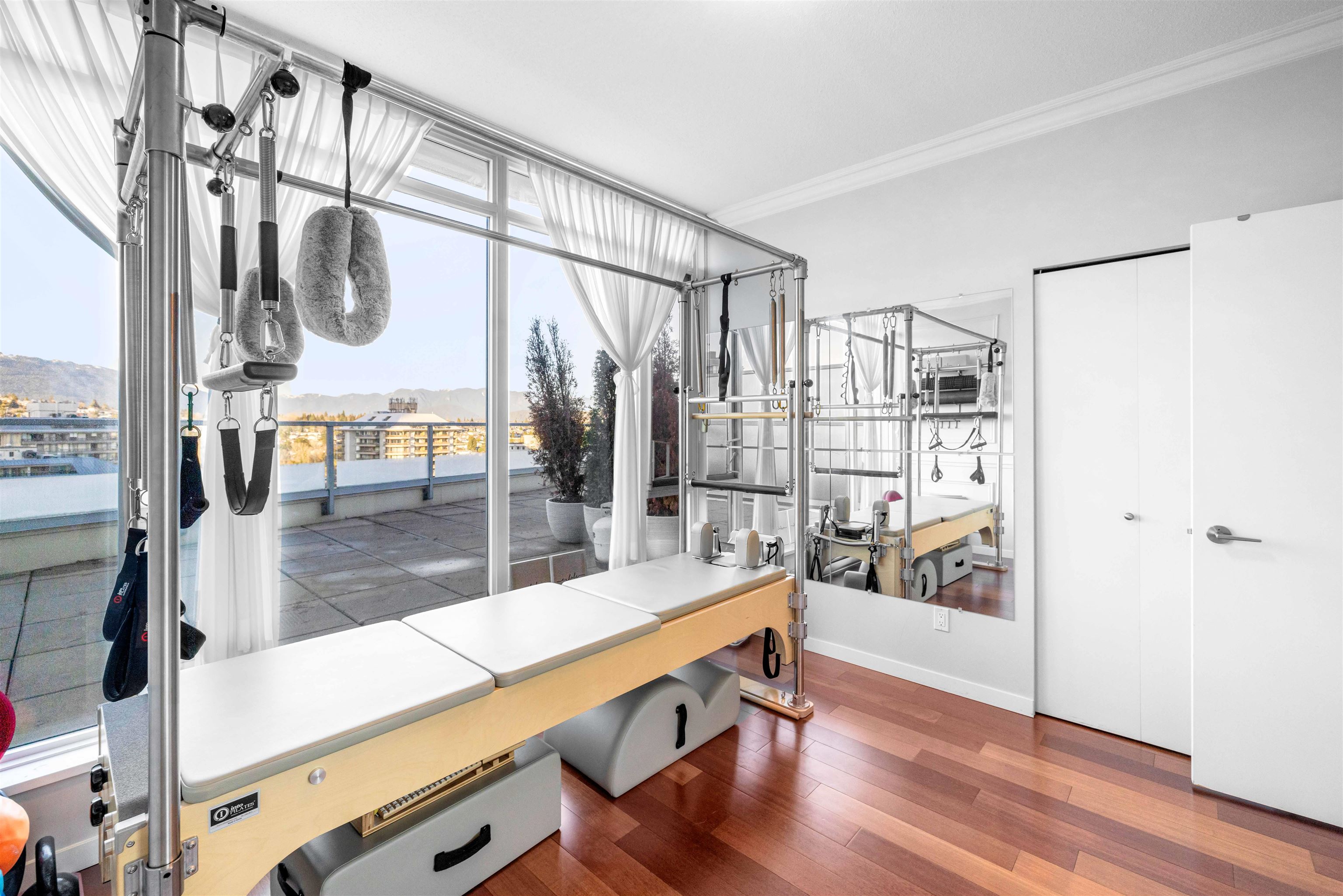 3103 2133 DOUGLAS ROAD 29