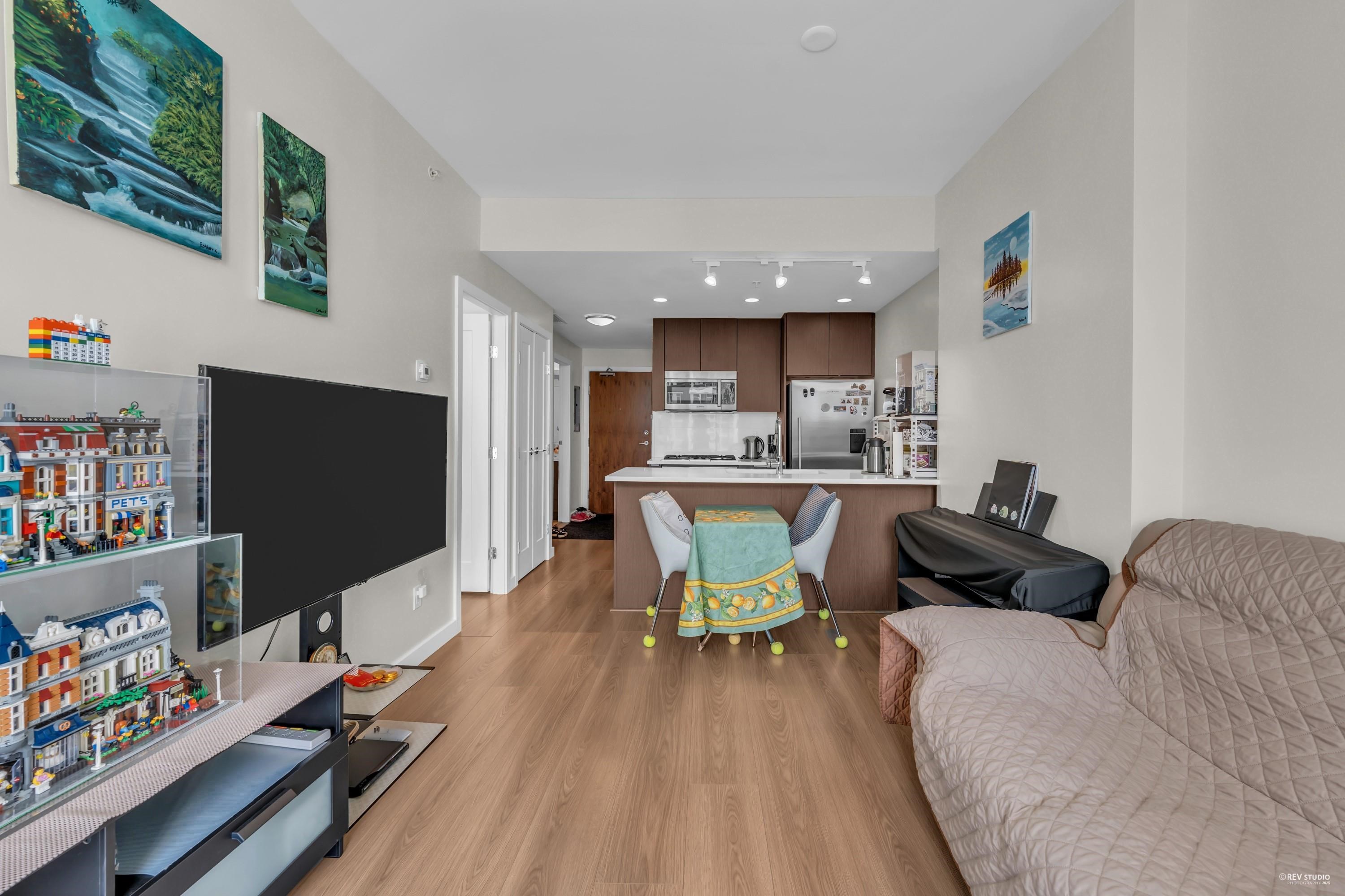 1106 8688 HAZELBRIDGE WAY 14