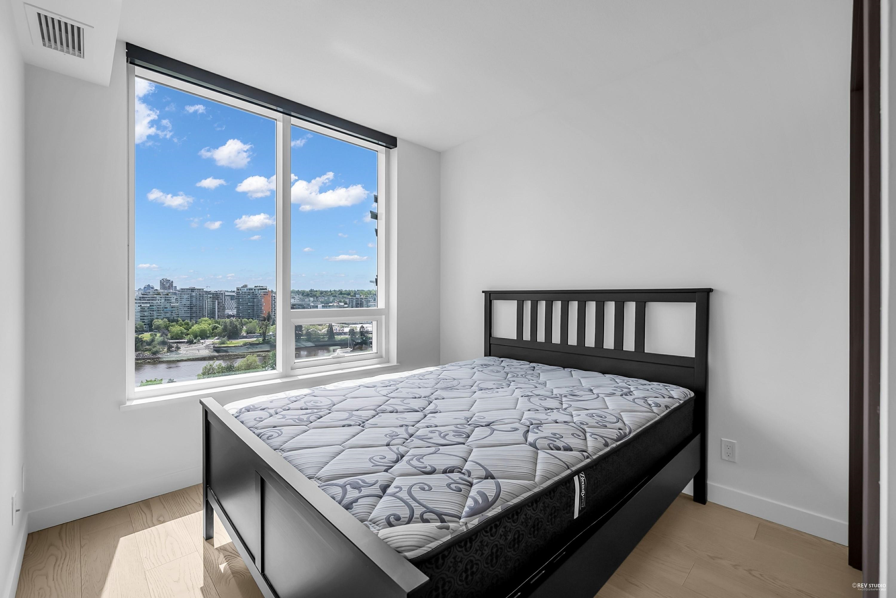1608 68 SMITHE STREET 18