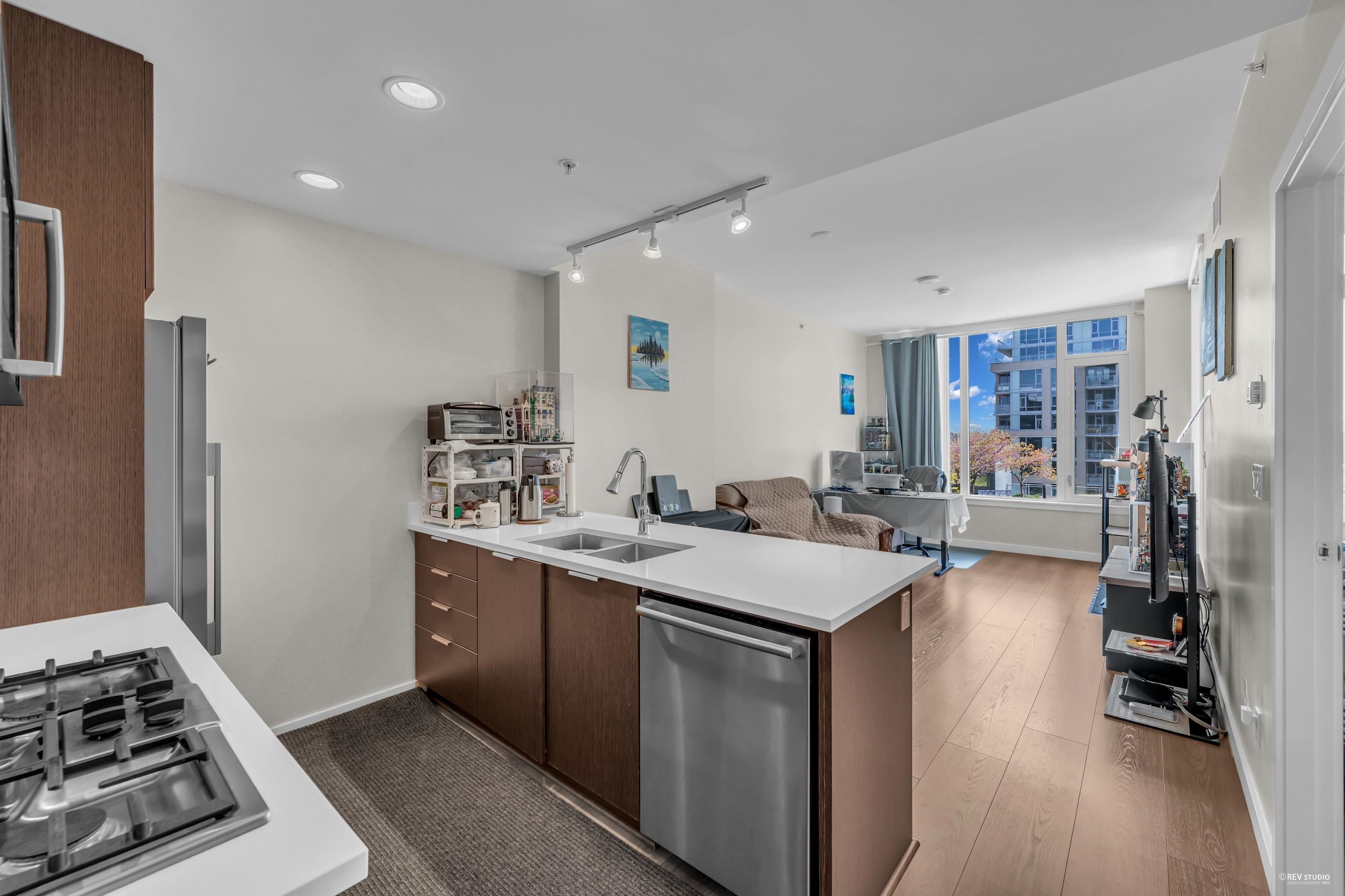 1106 8688 HAZELBRIDGE WAY 11