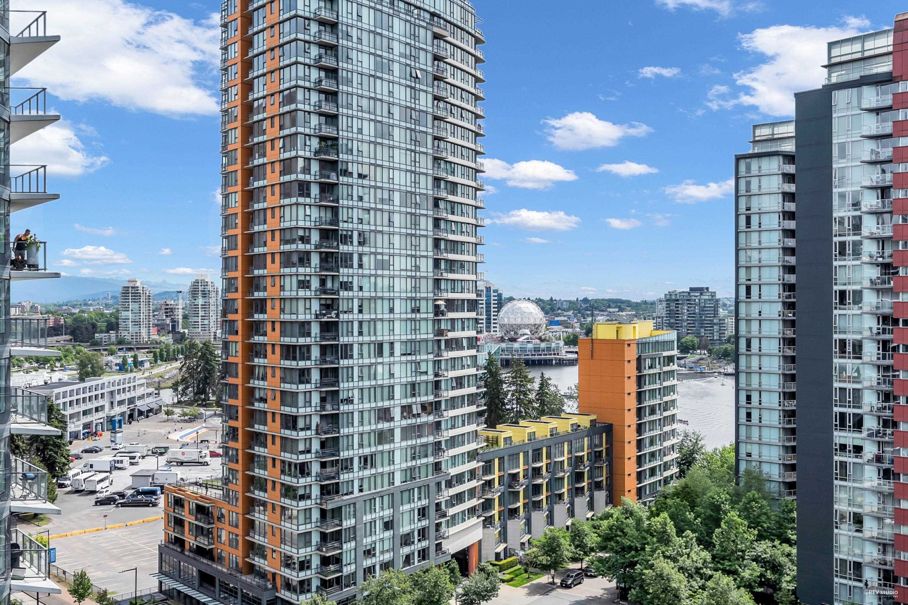 1608 68 SMITHE STREET 13