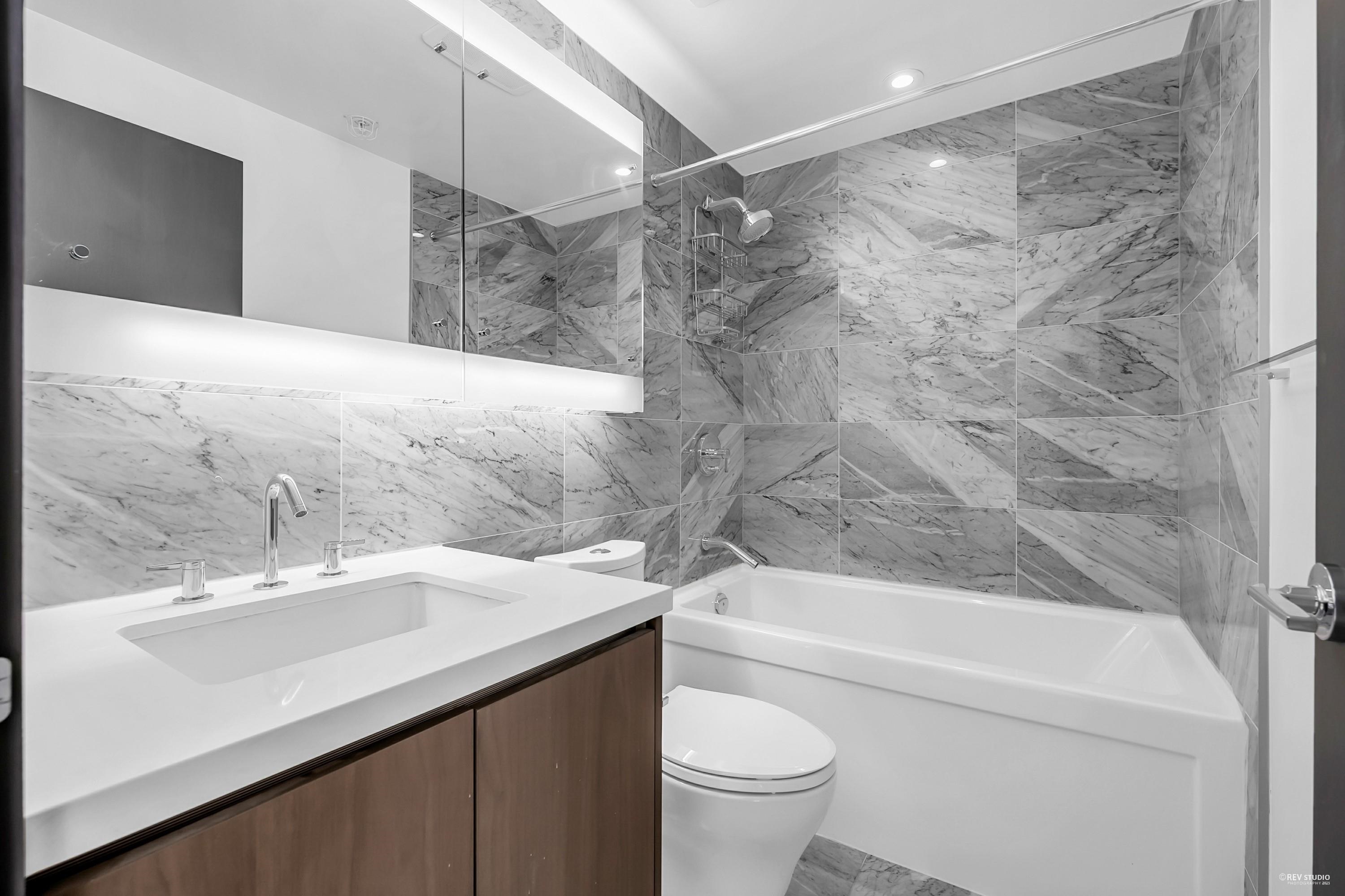 1608 68 SMITHE STREET 26