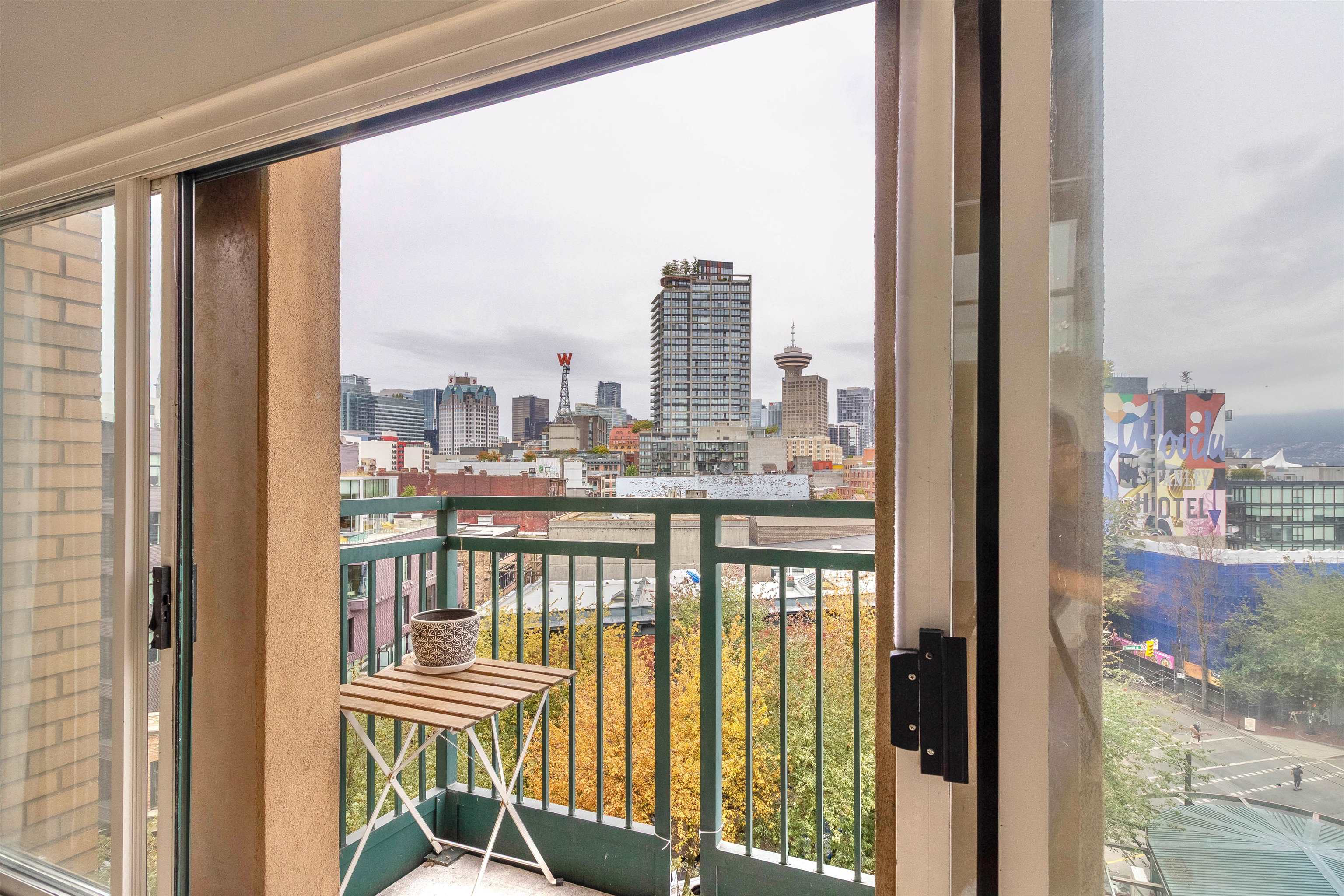 602 22 E CORDOVA STREET 19