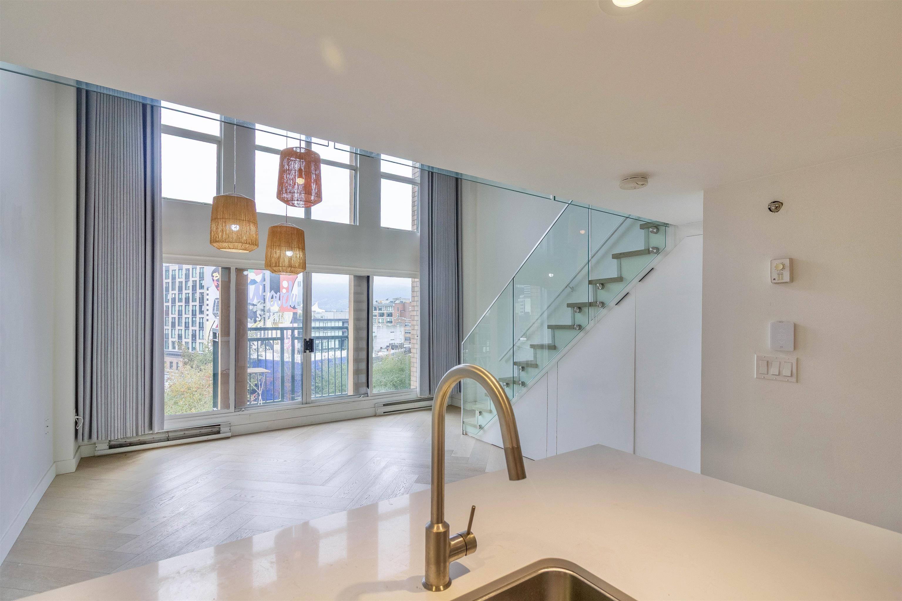 602 22 E CORDOVA STREET 11