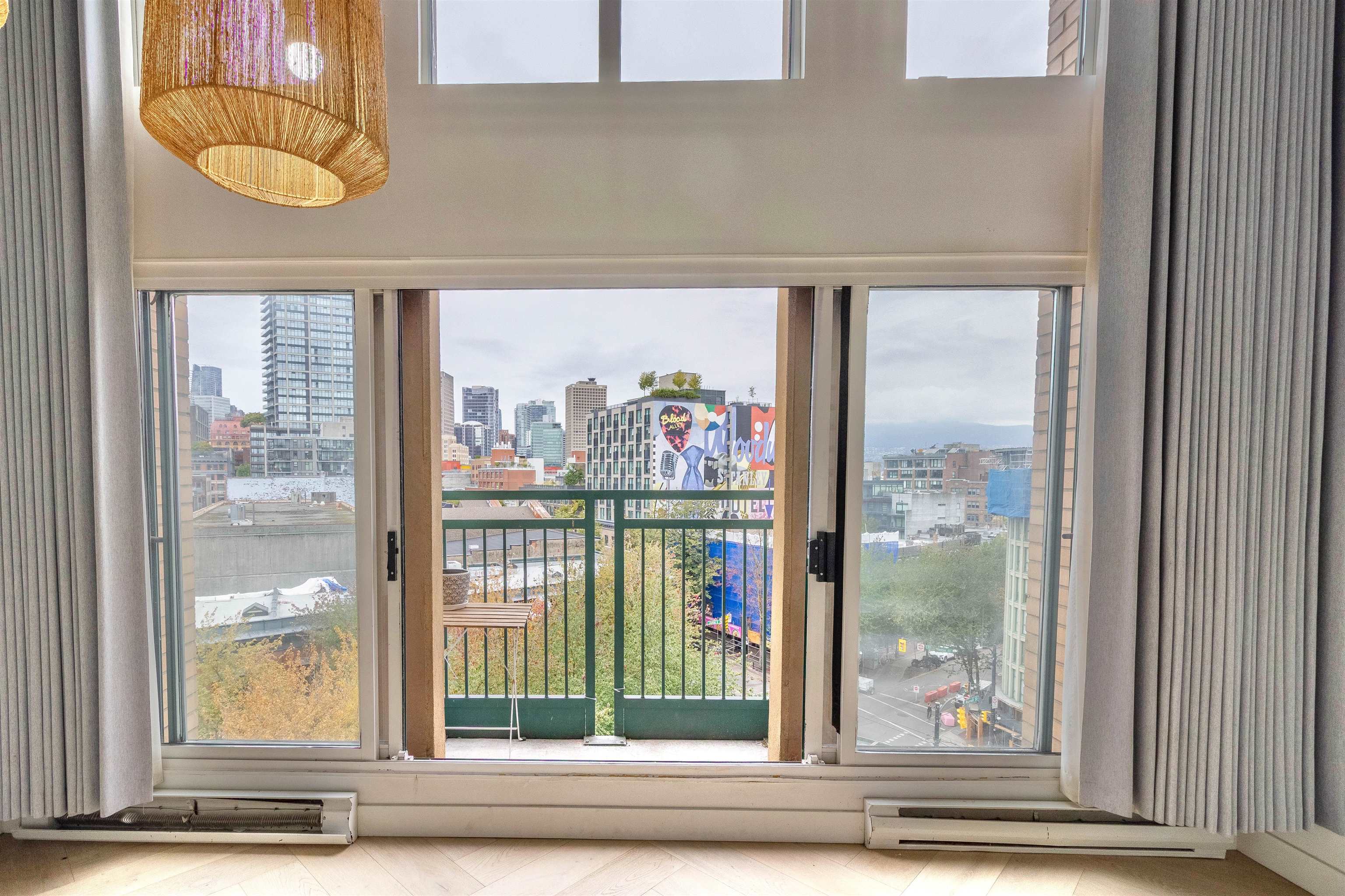 602 22 E CORDOVA STREET 18