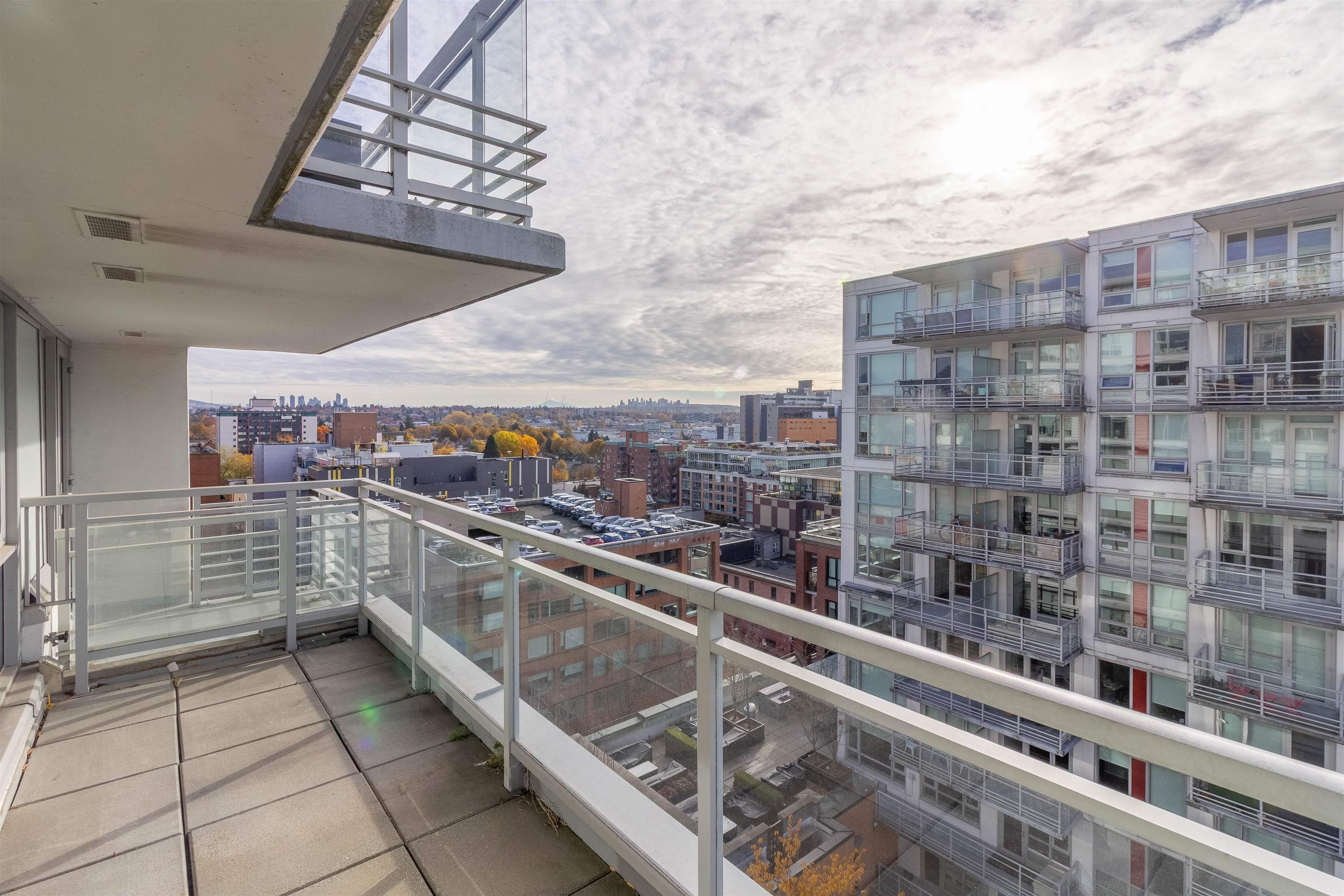 1810 188 KEEFER STREET 17
