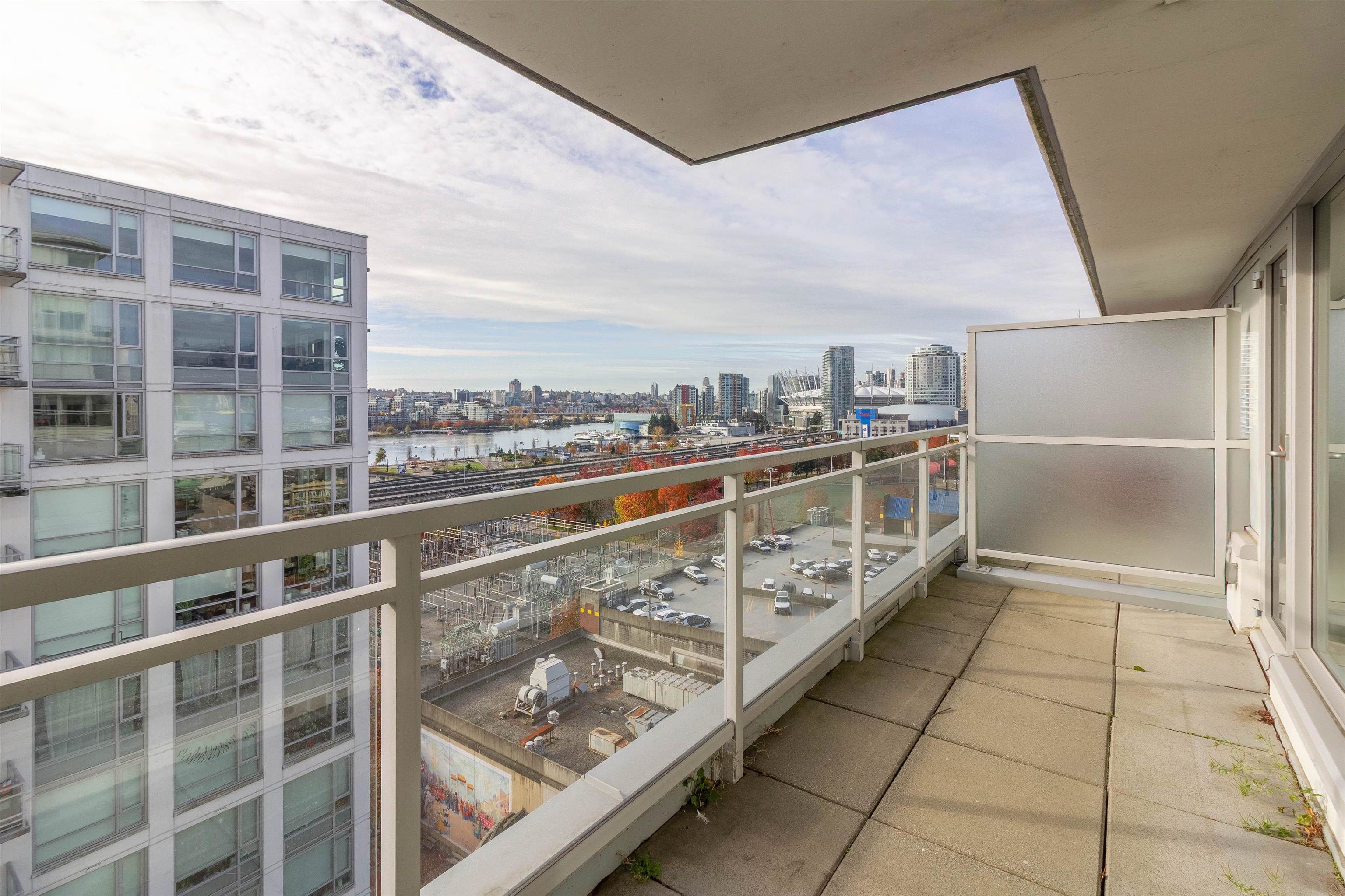 1810 188 KEEFER STREET 18