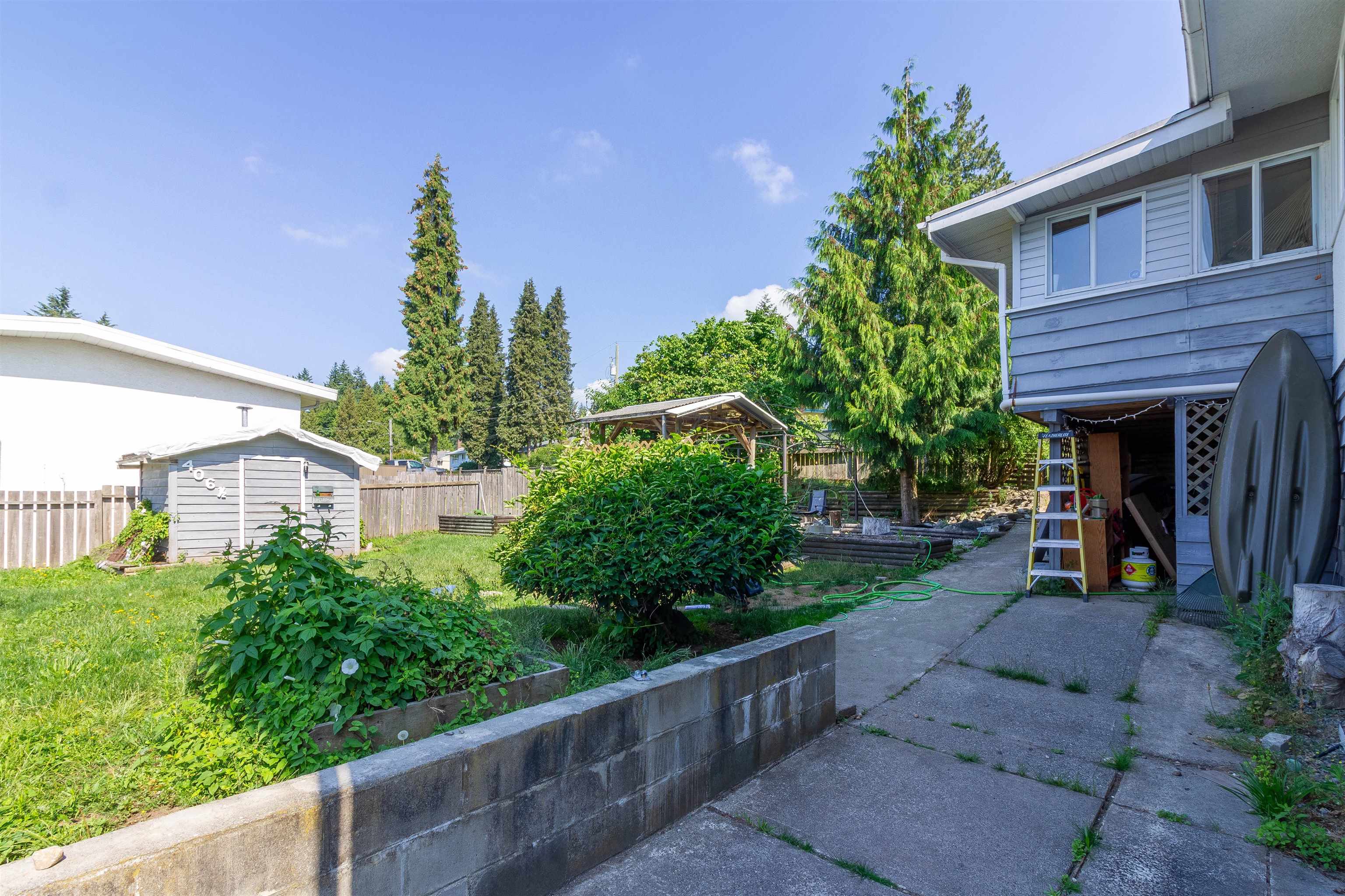 406 SCHOOLHOUSE STREET 24
