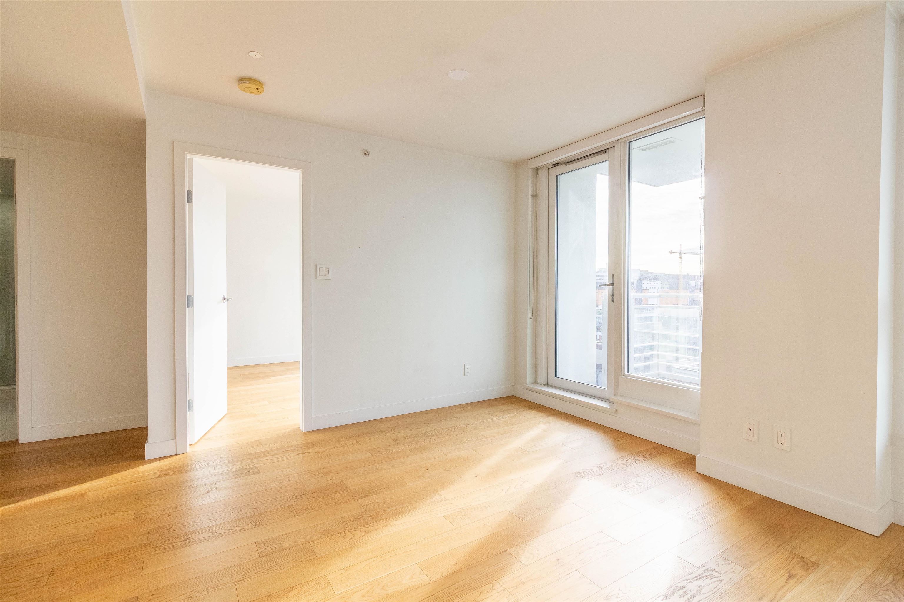 1810 188 KEEFER STREET 19