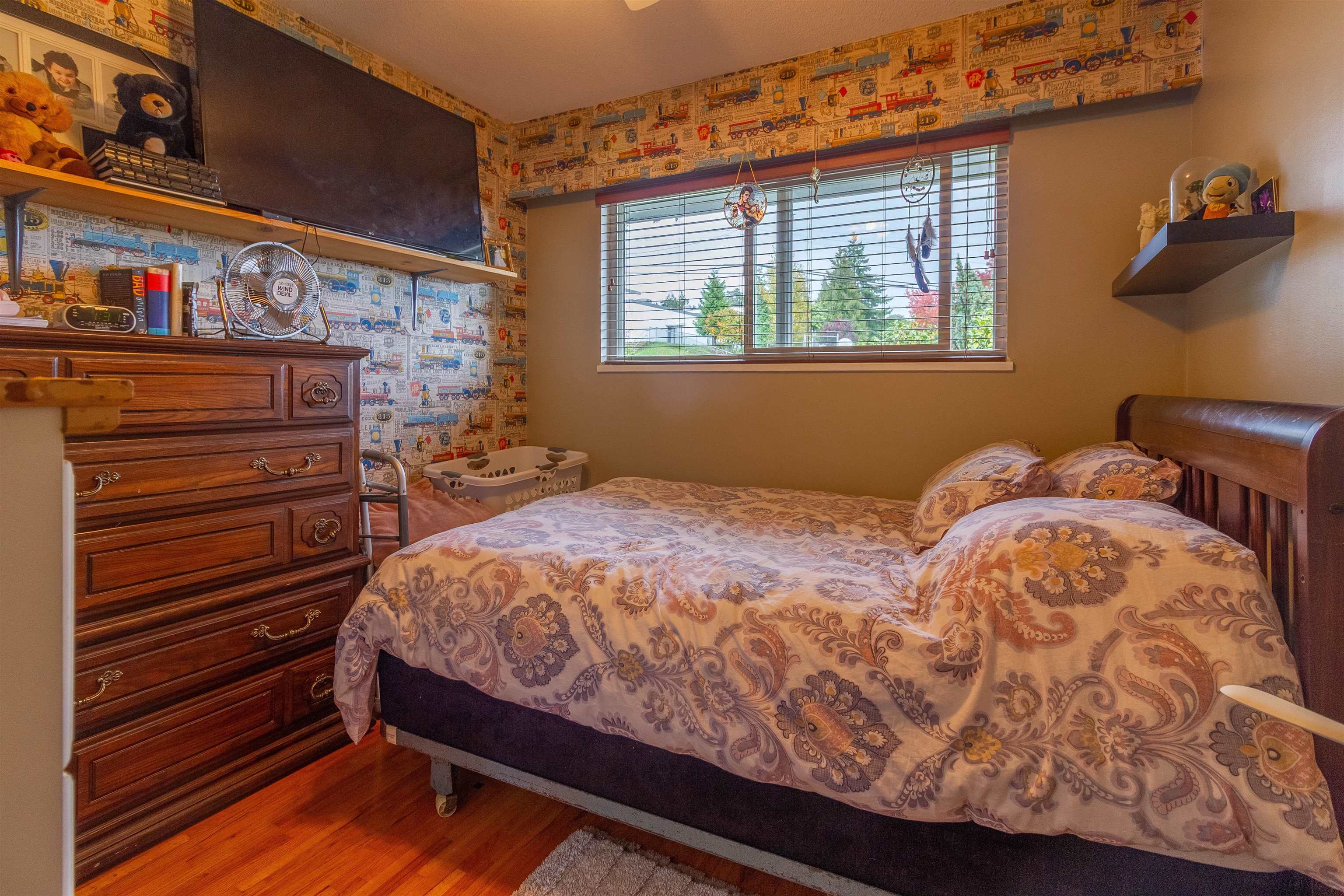 406 SCHOOLHOUSE STREET 12