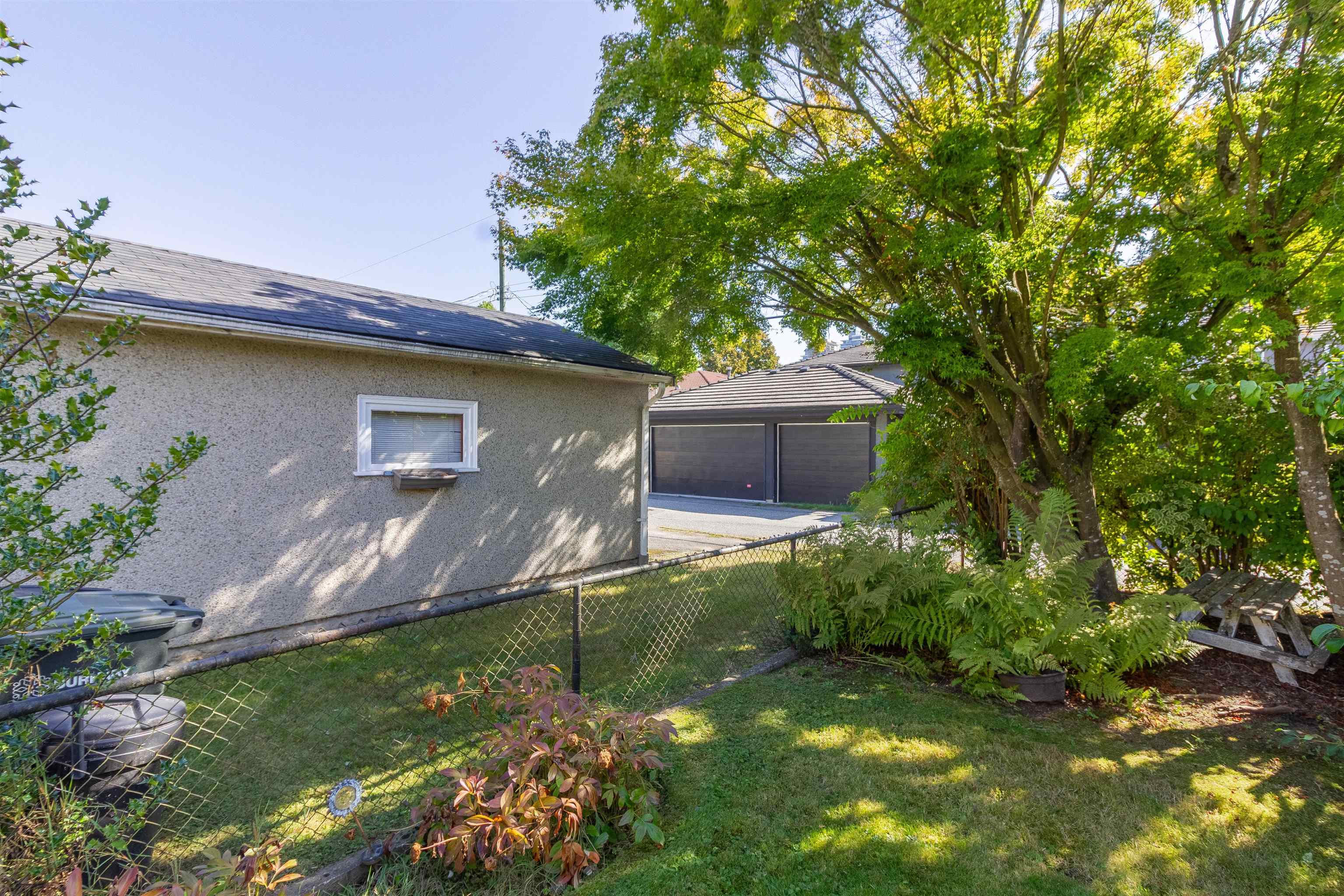 4342 PARKER STREET 24