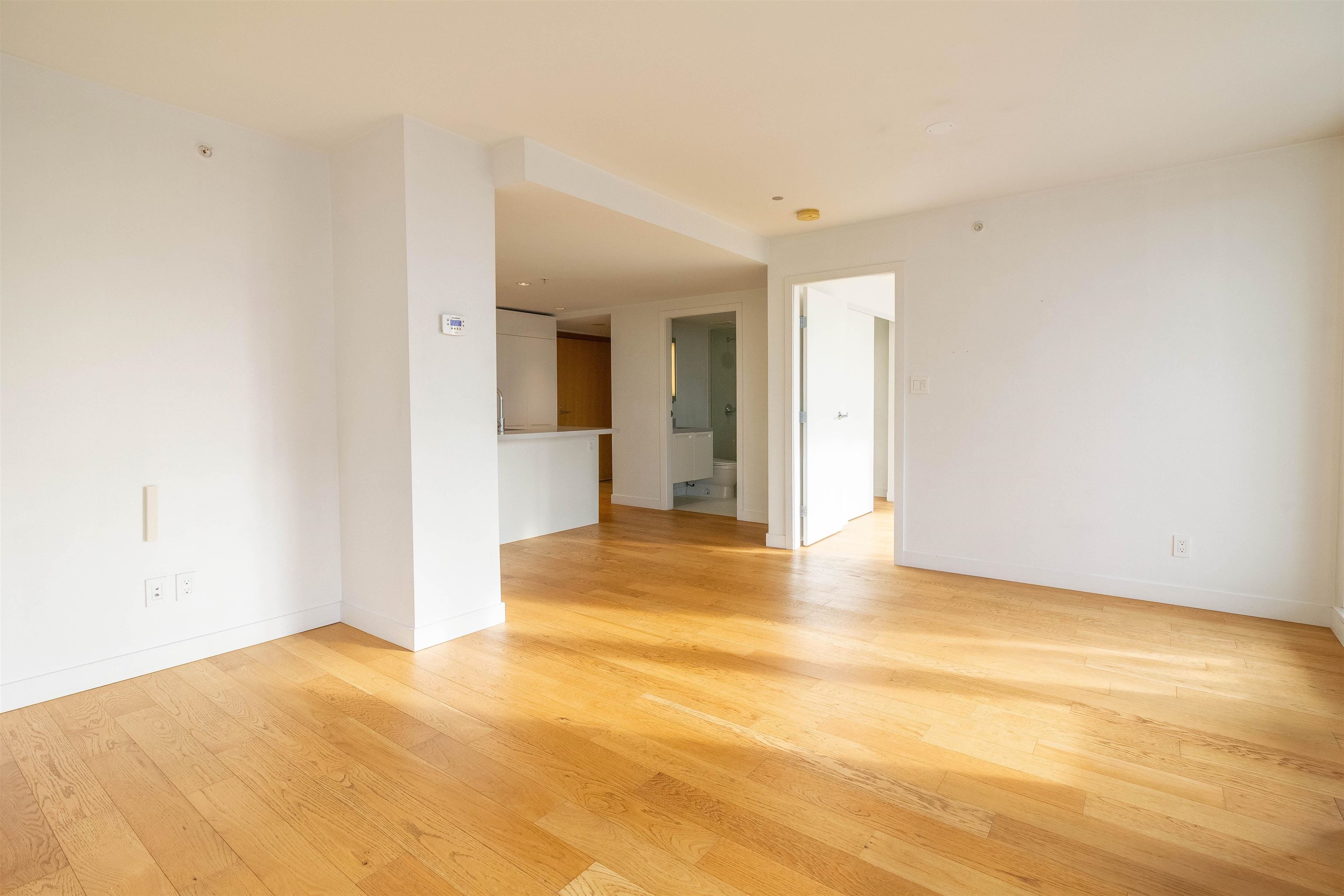 1810 188 KEEFER STREET 25