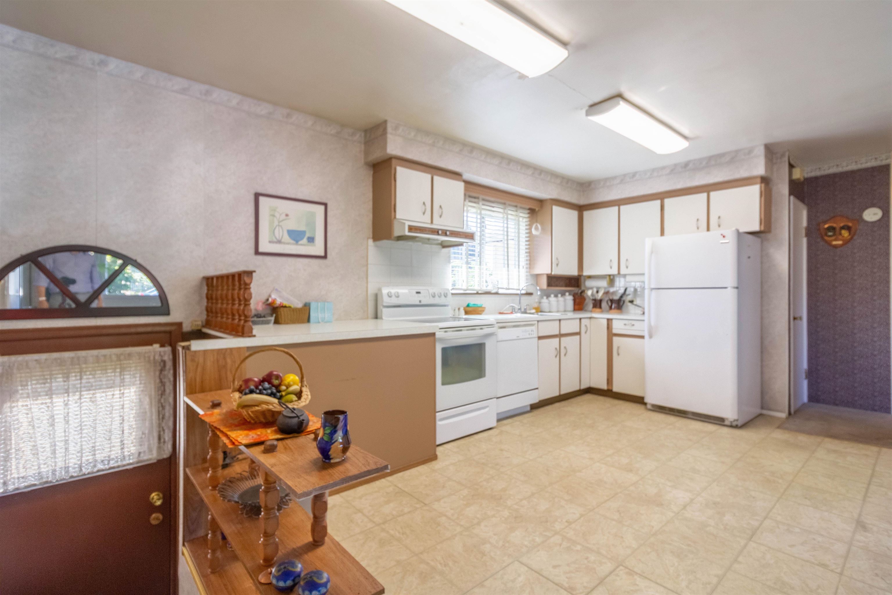 4342 PARKER STREET 9