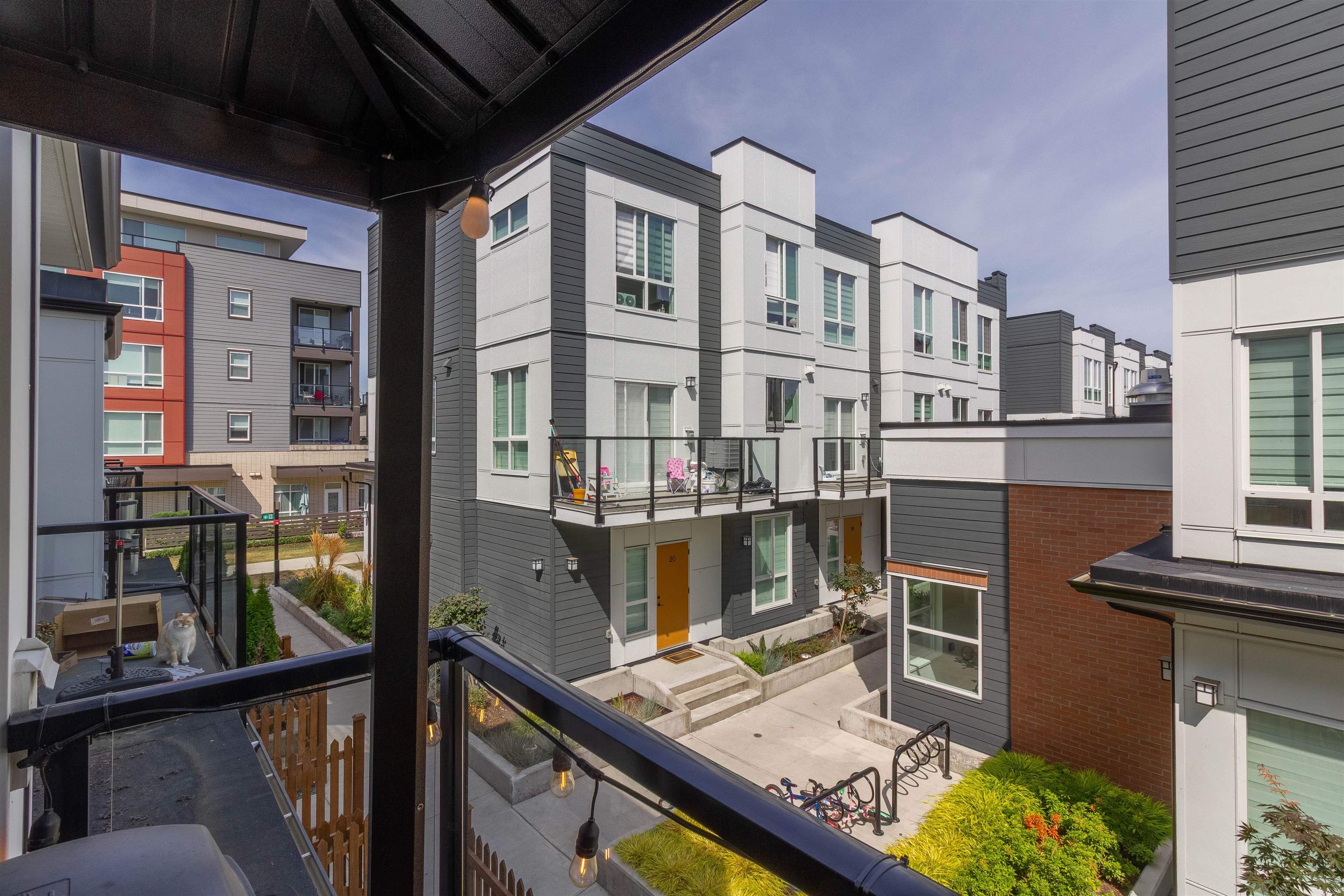 31 18855 72 AVENUE 14