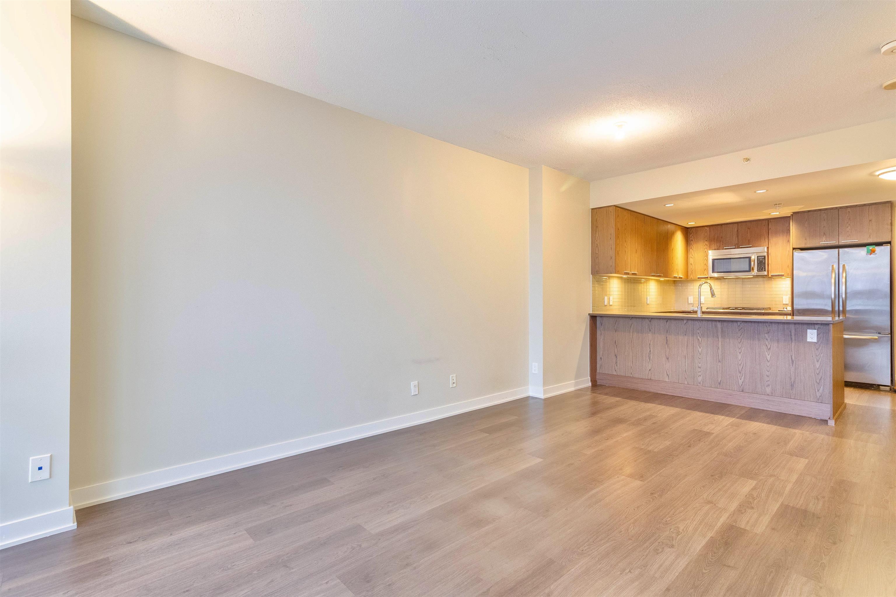 2703 2975 ATLANTIC AVENUE 6