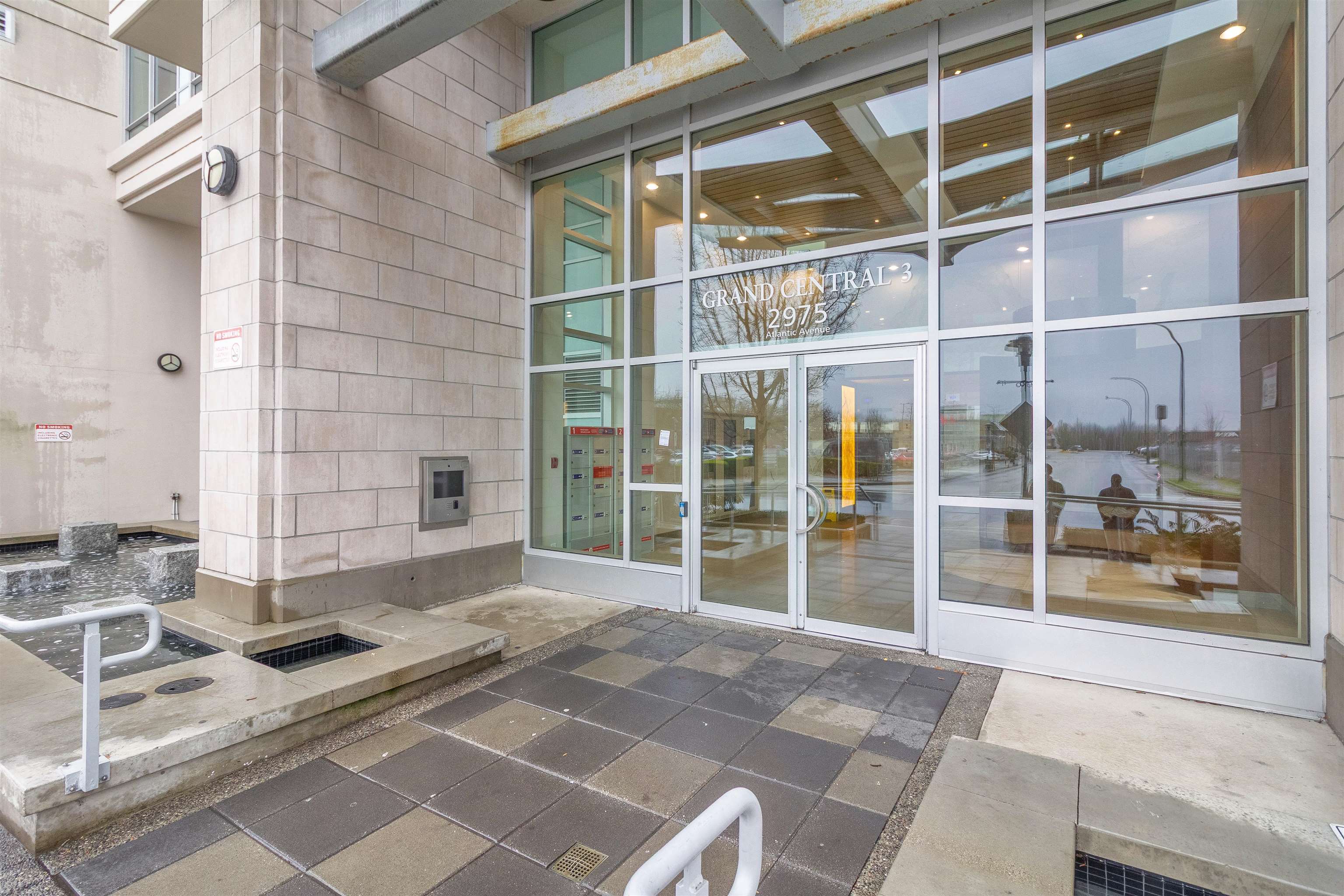 2703 2975 ATLANTIC AVENUE 23