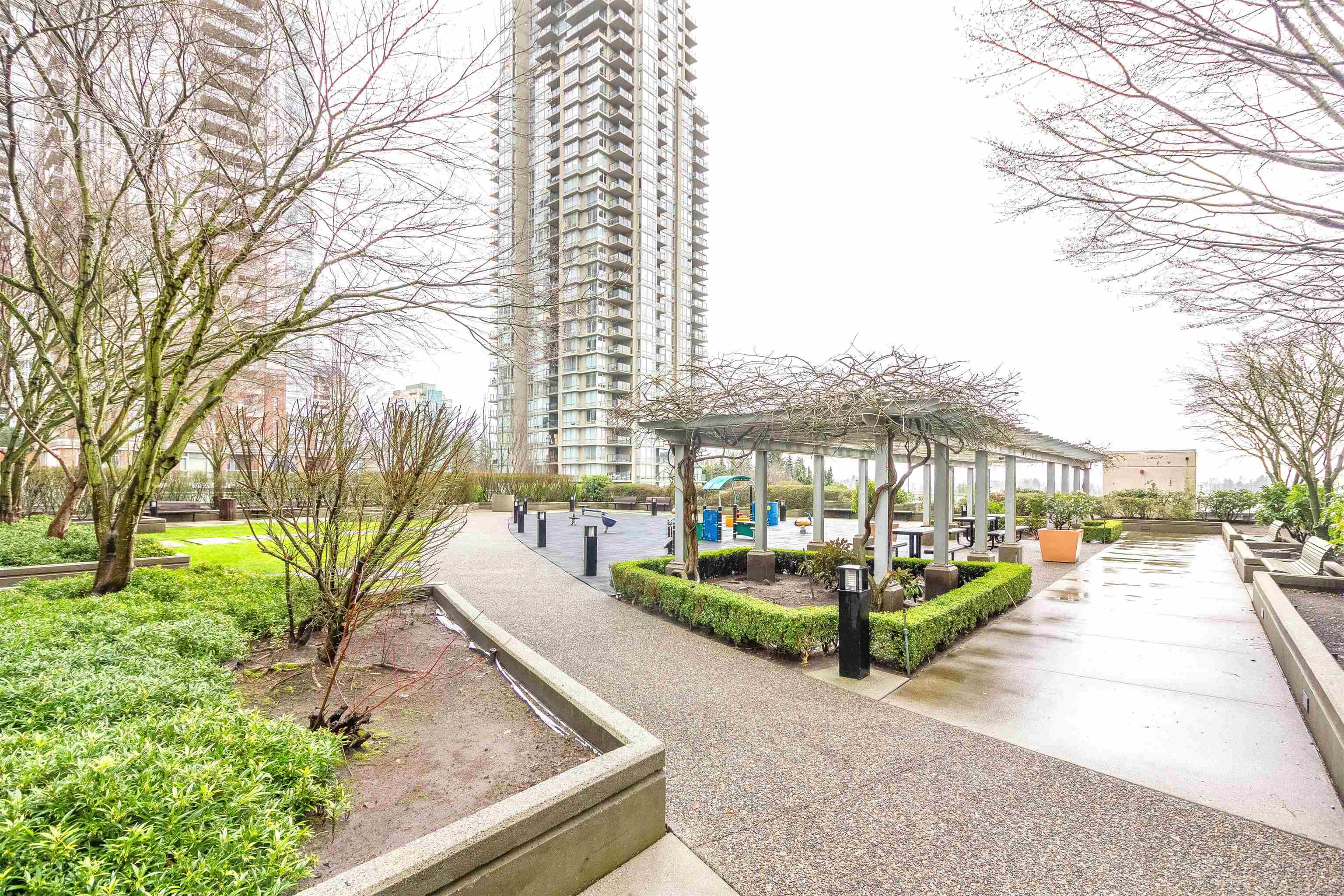 2703 2975 ATLANTIC AVENUE 16