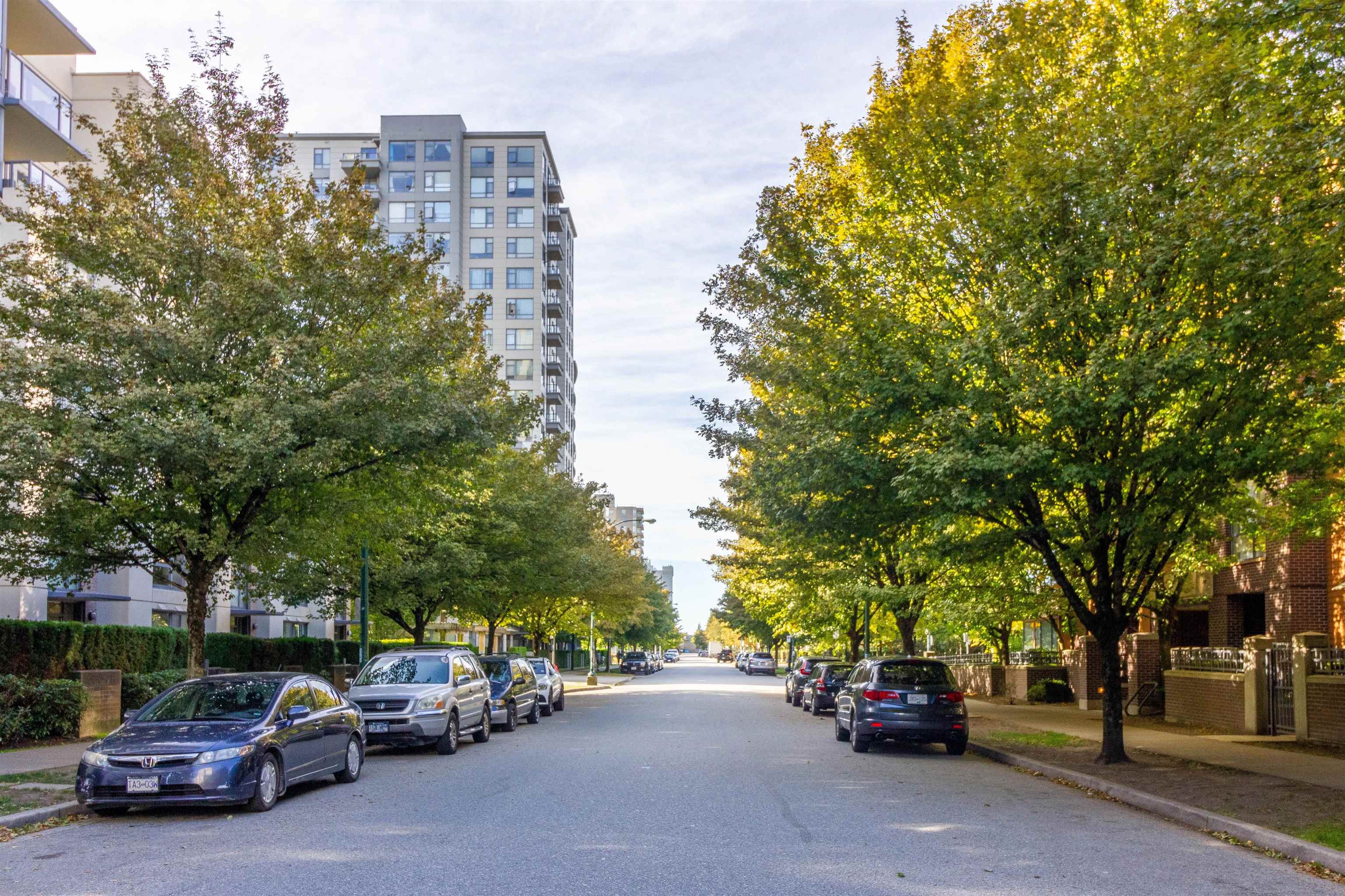 305 3588 CROWLEY DRIVE 27