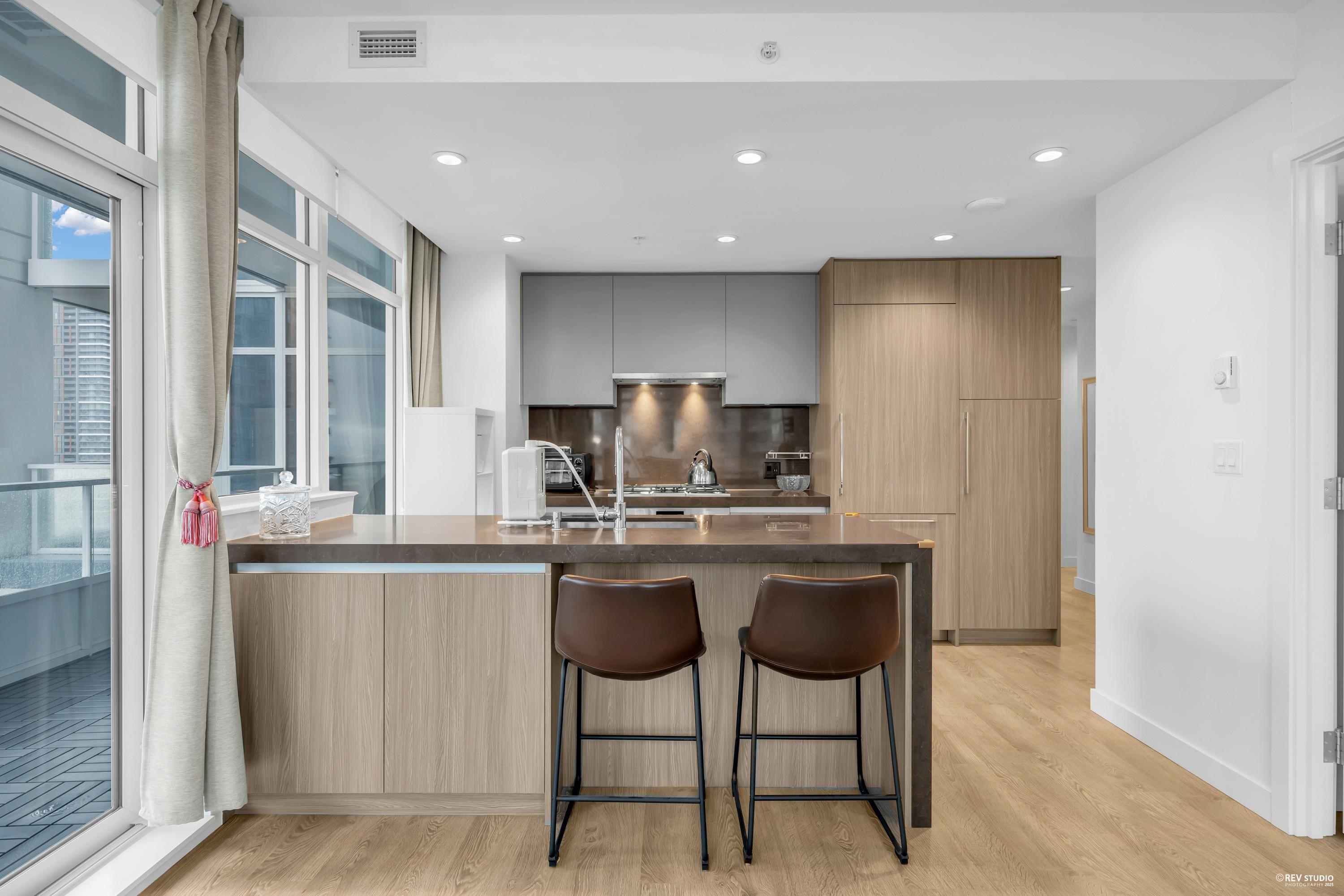 2507 6080 MCKAY AVENUE 9