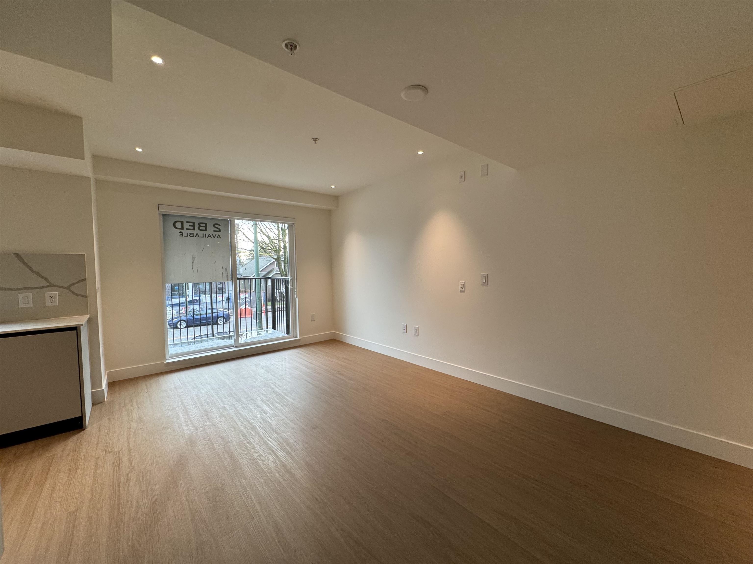 203 2235 E BROADWAY 7