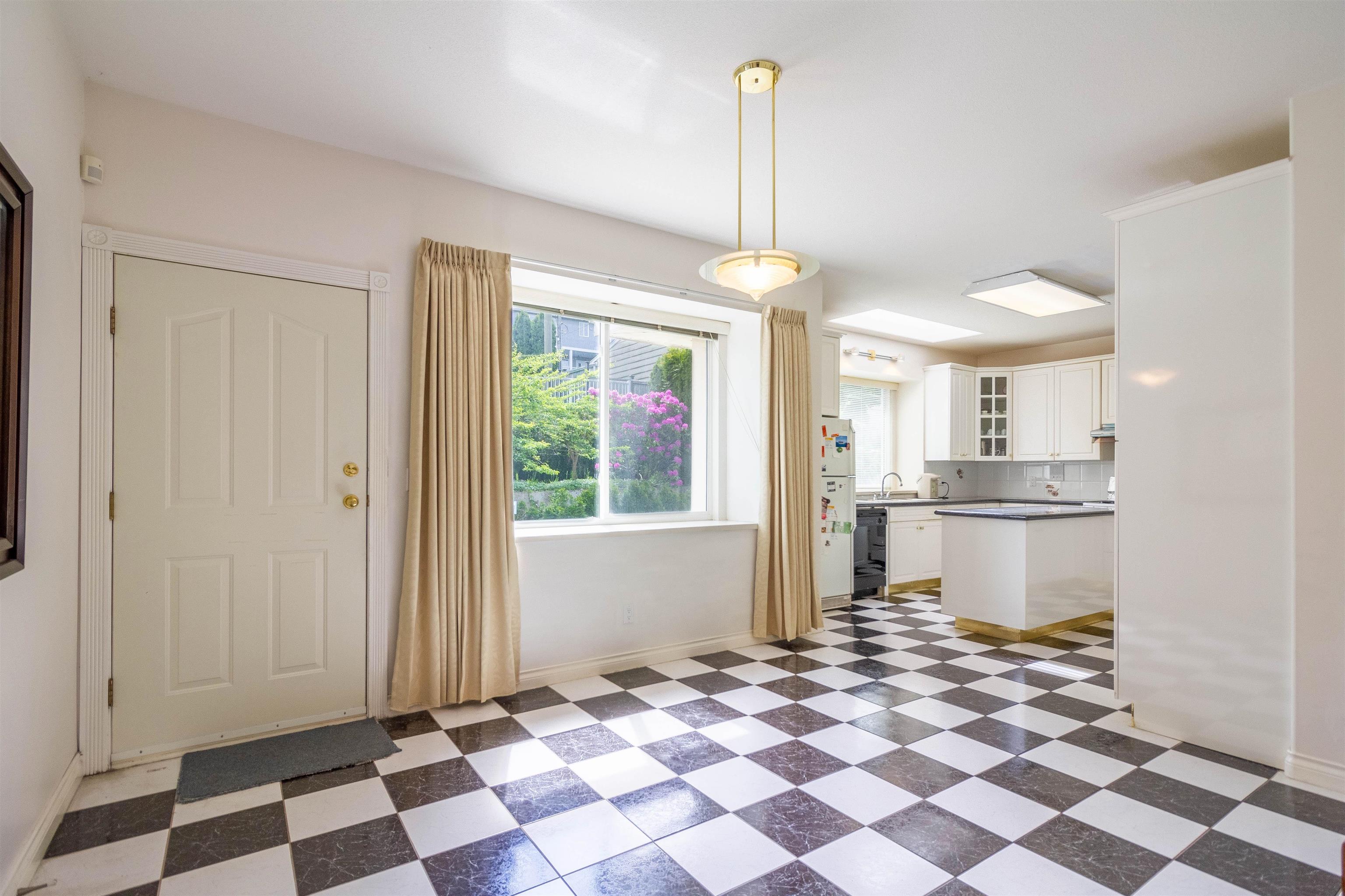 7286 BARNET ROAD 9