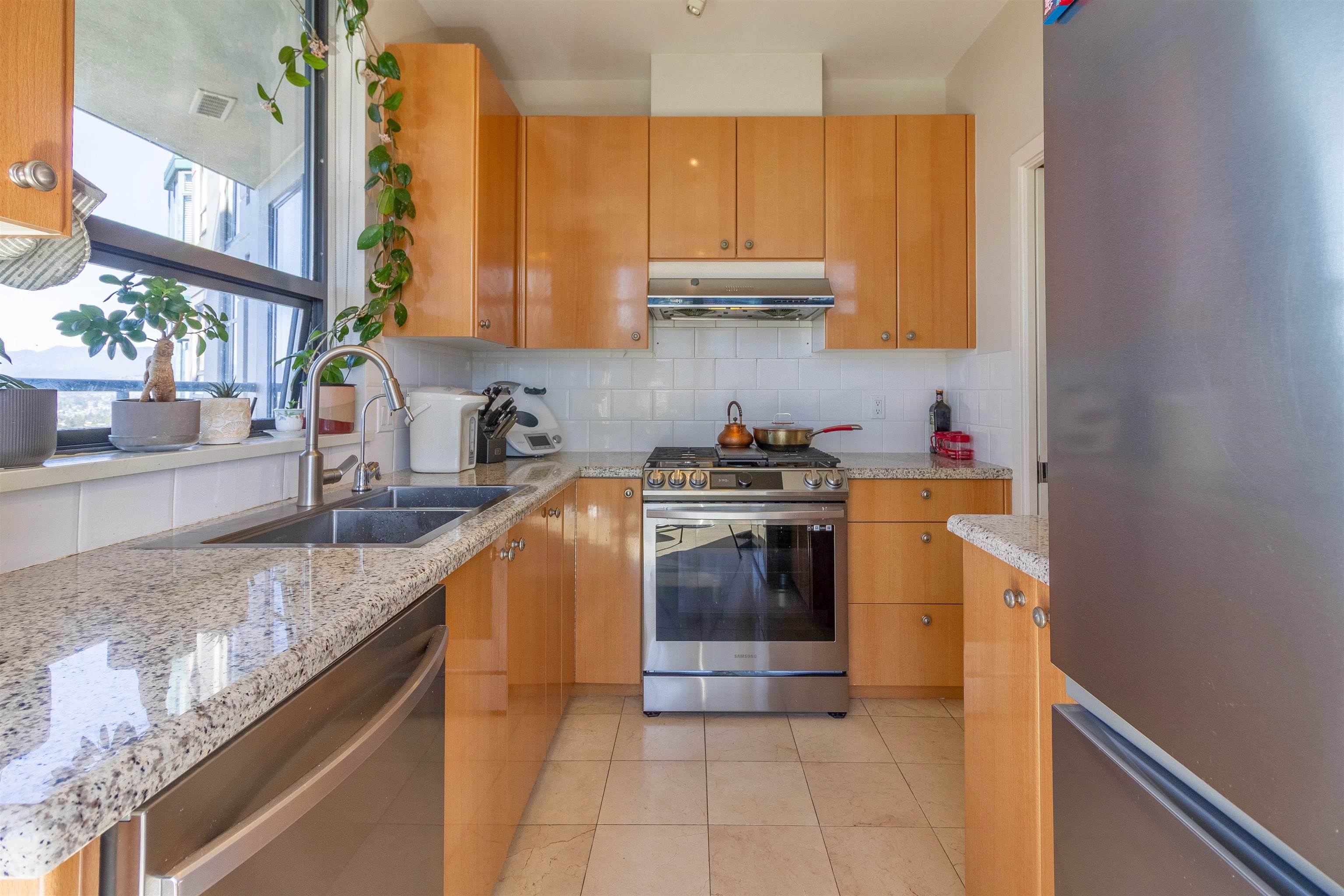 1602 4567 HAZEL STREET 10