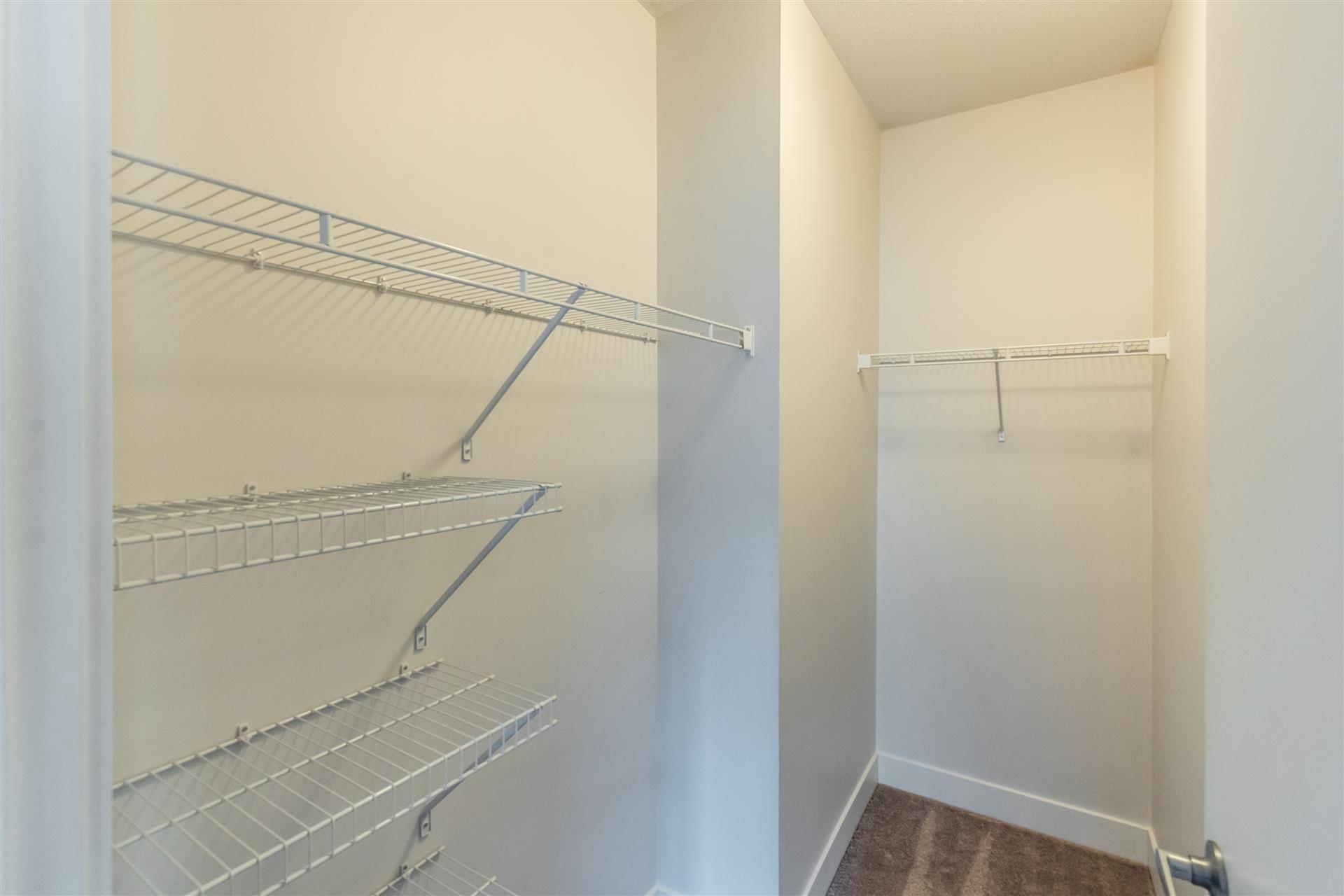 209 2957 GLEN DRIVE 15
