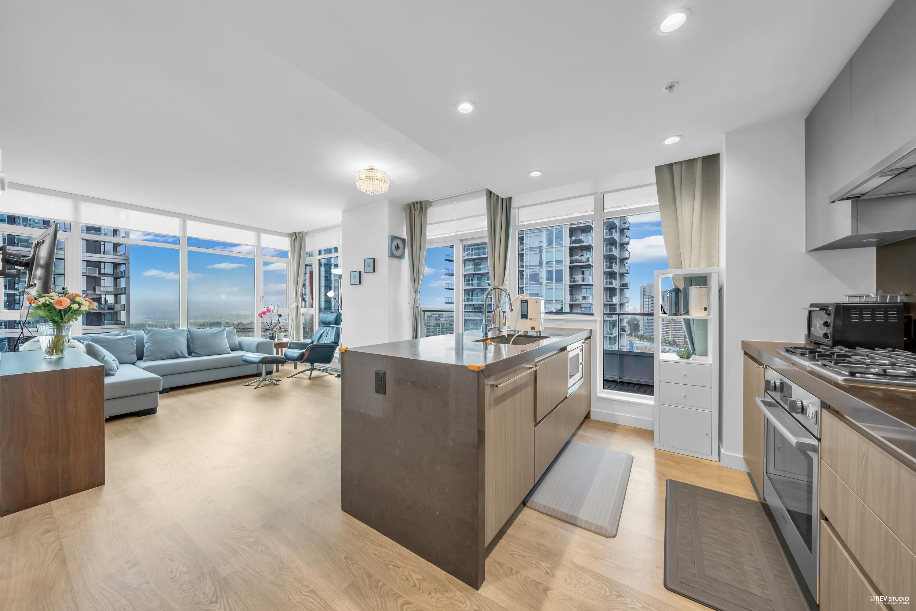 2507 6080 MCKAY AVENUE 4