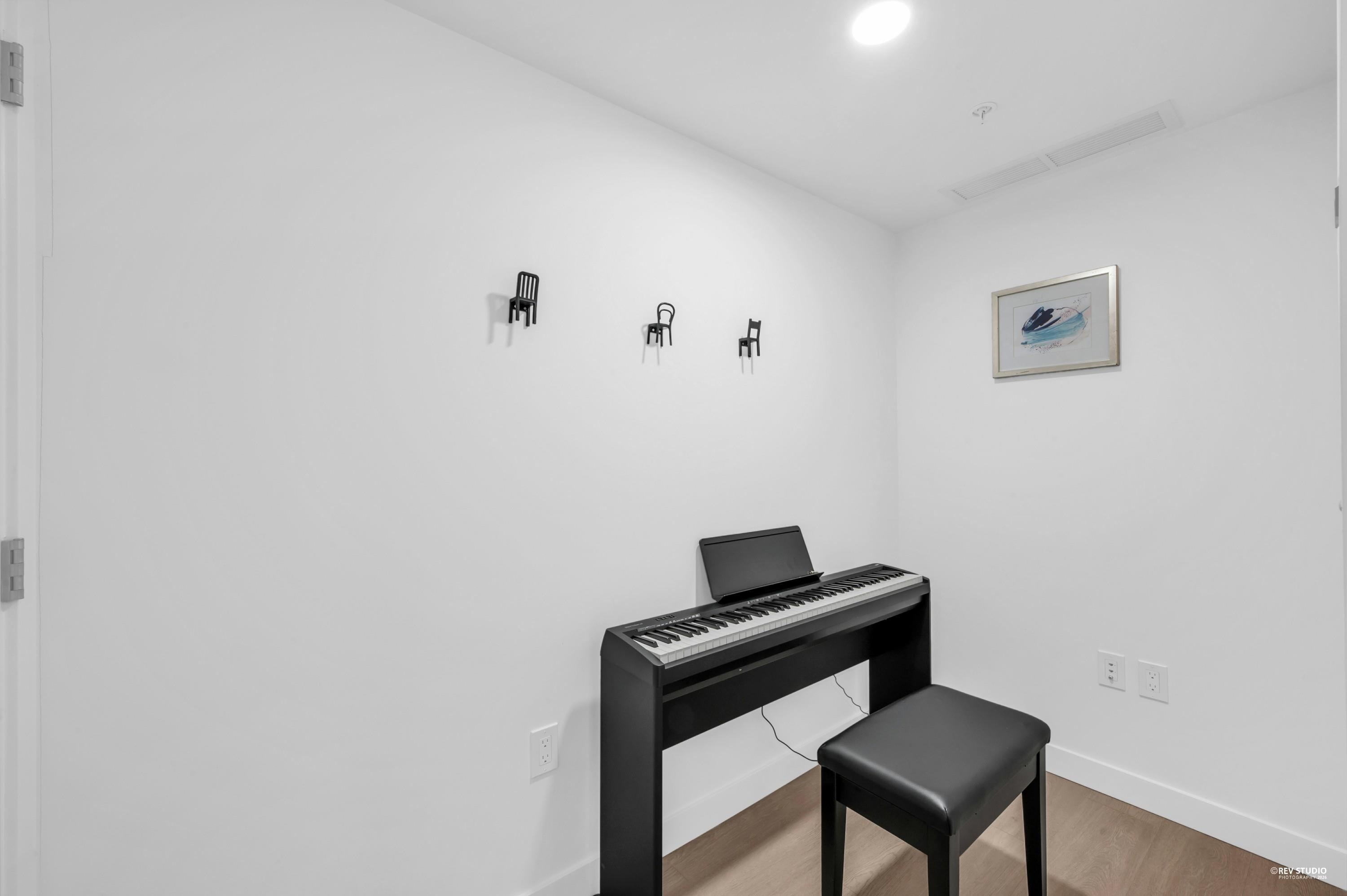 1702 7769 PARK CRESCENT 27