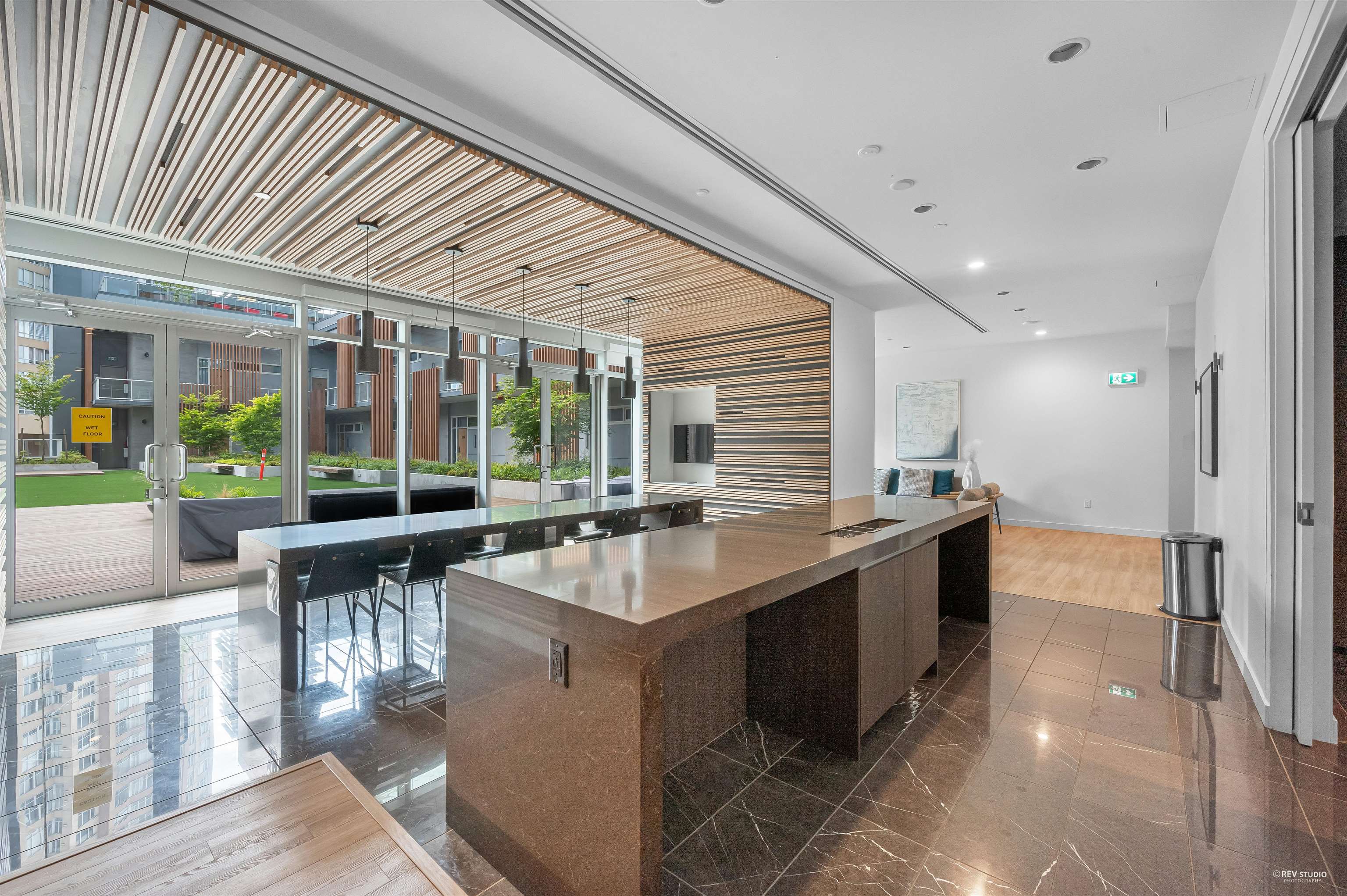 2507 6080 MCKAY AVENUE 30