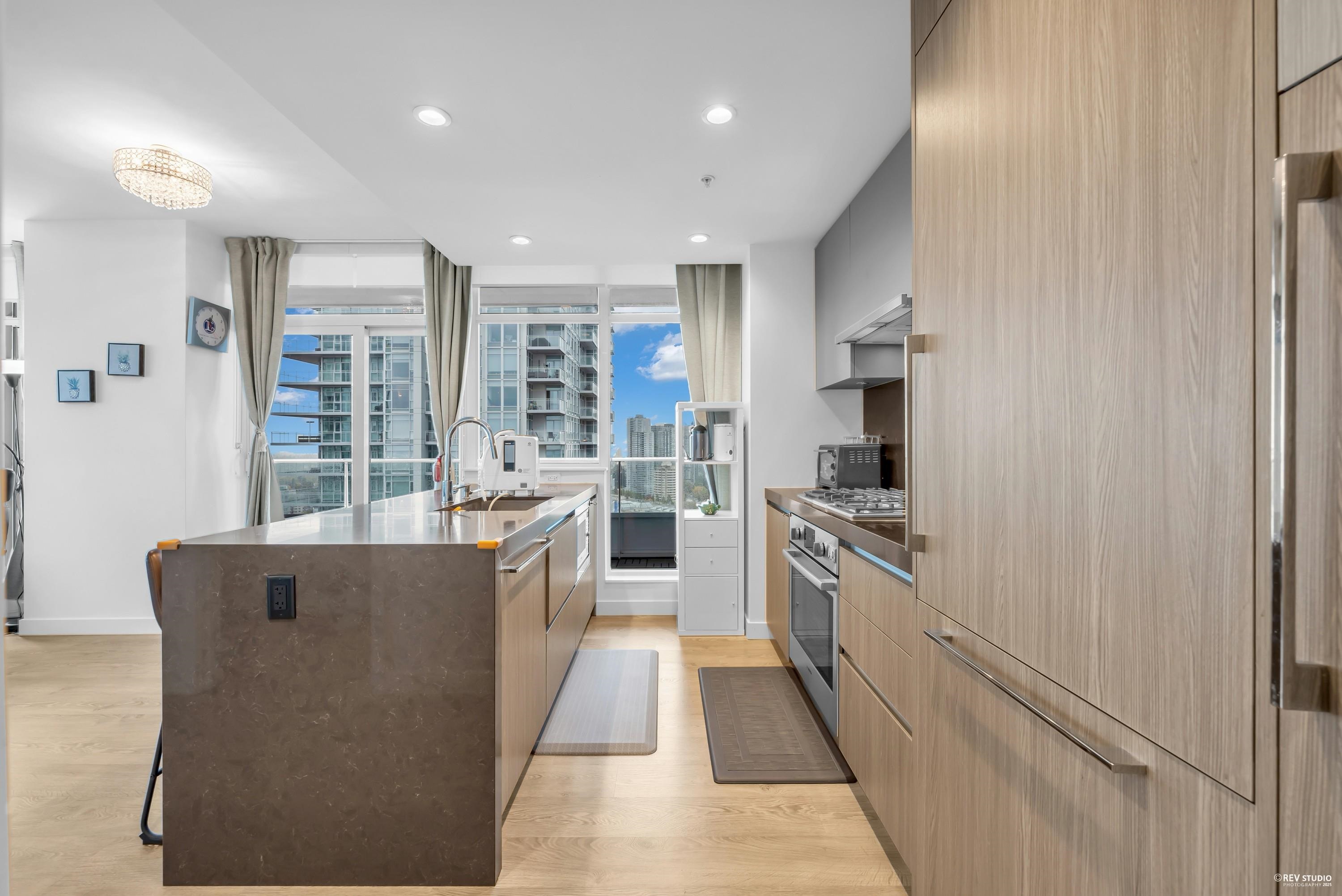 2507 6080 MCKAY AVENUE 11