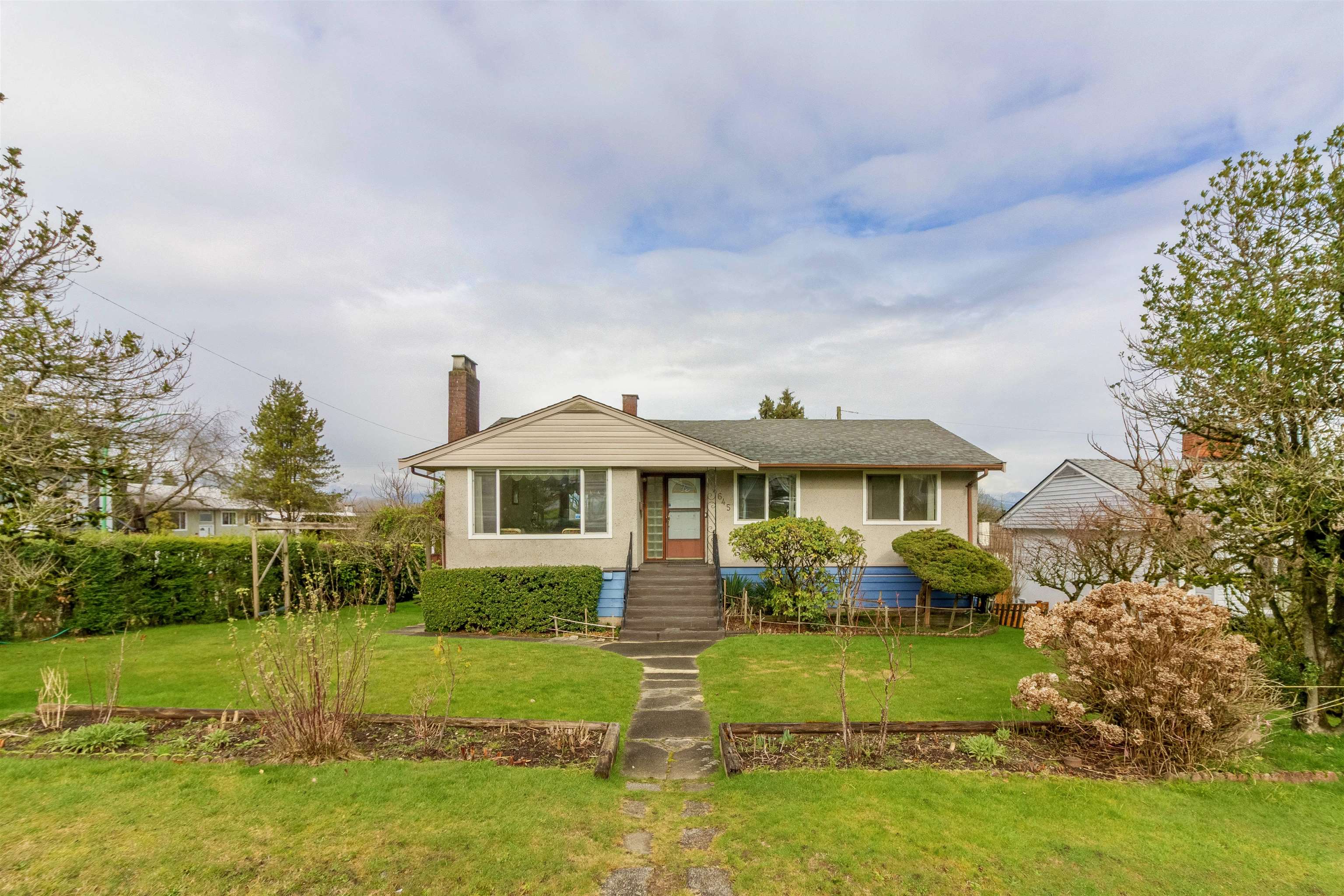 4645 CHARLOTTE COURT 32