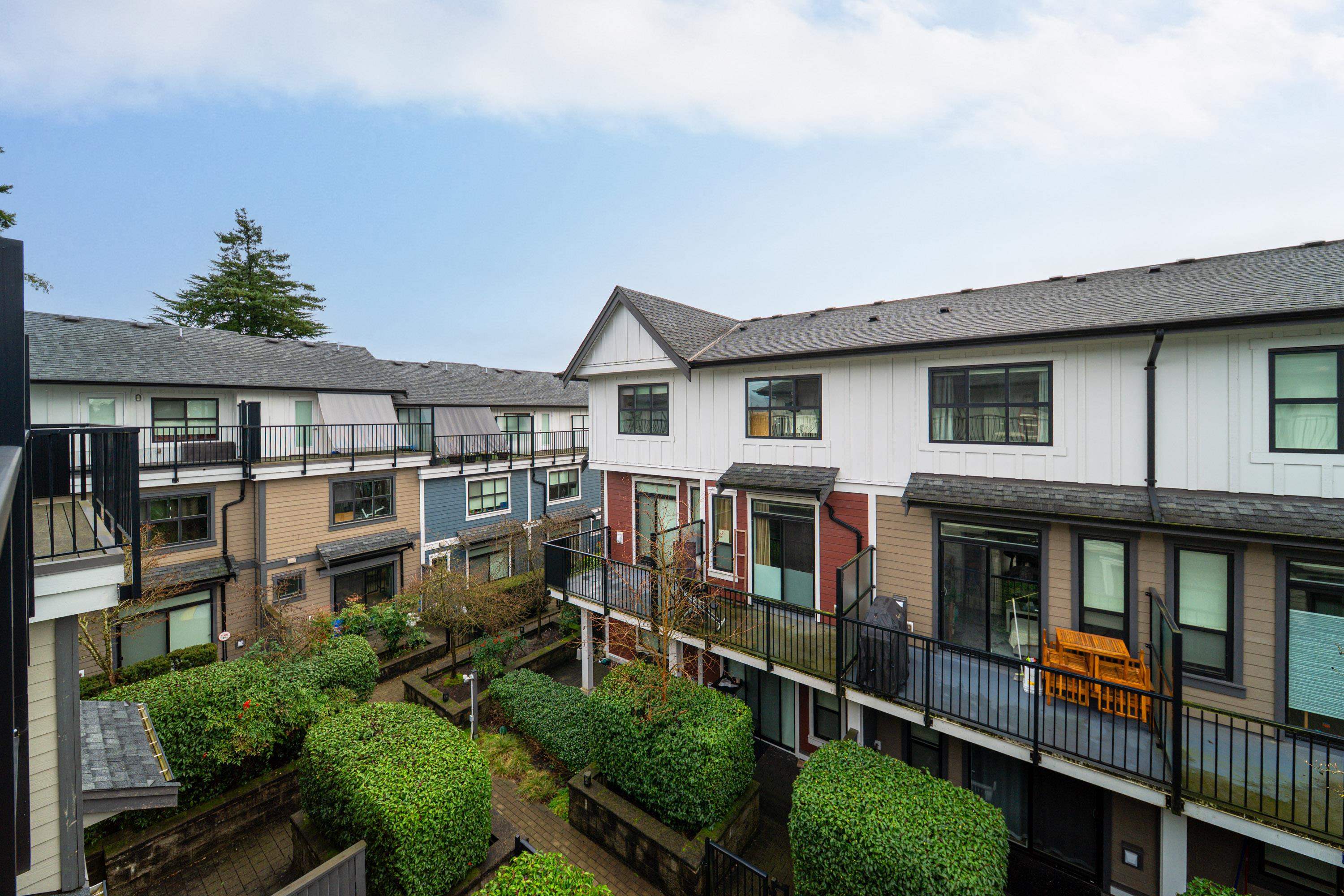 17 7039 MACPHERSON AVENUE 33
