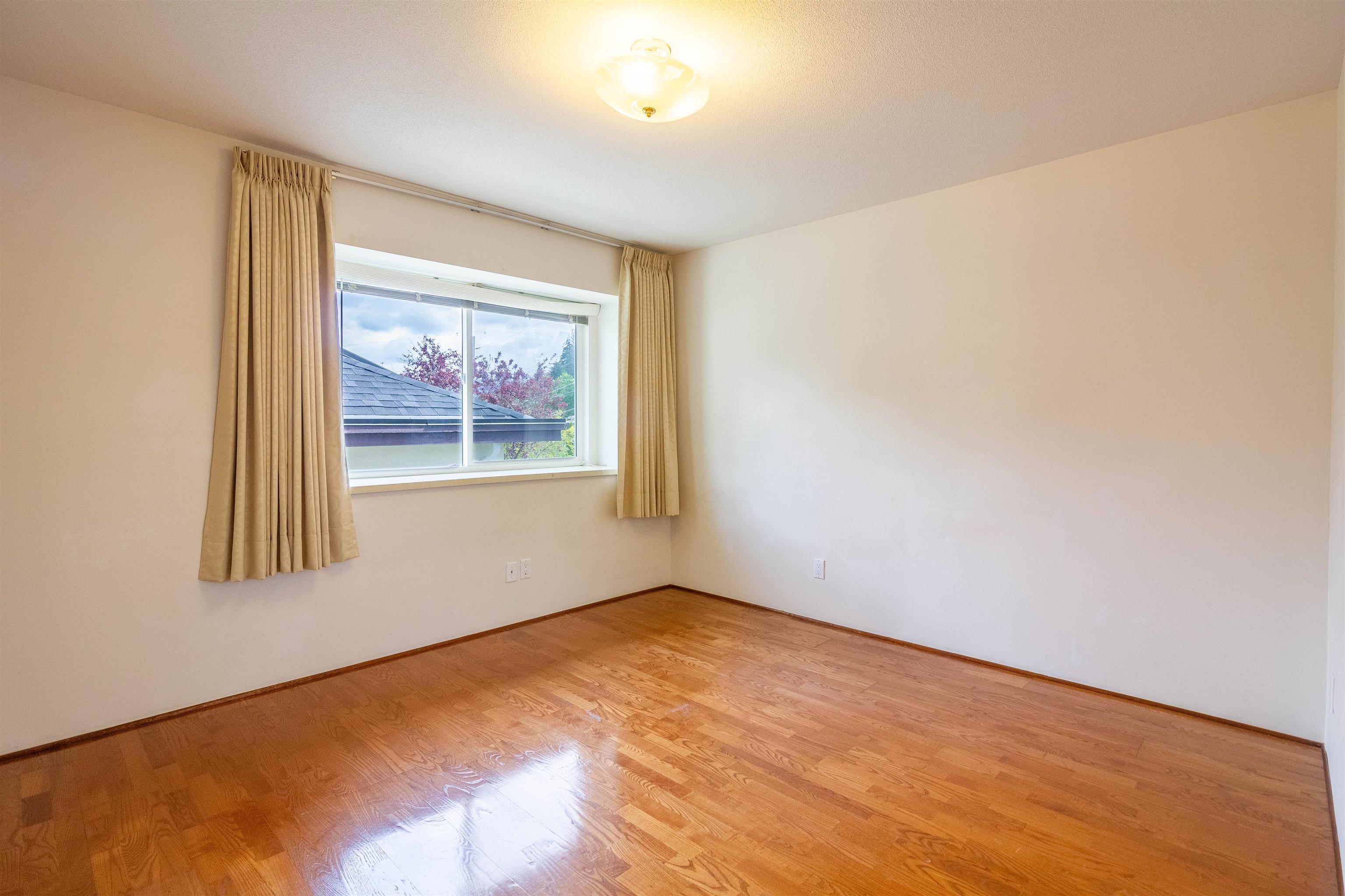 7286 BARNET ROAD 22