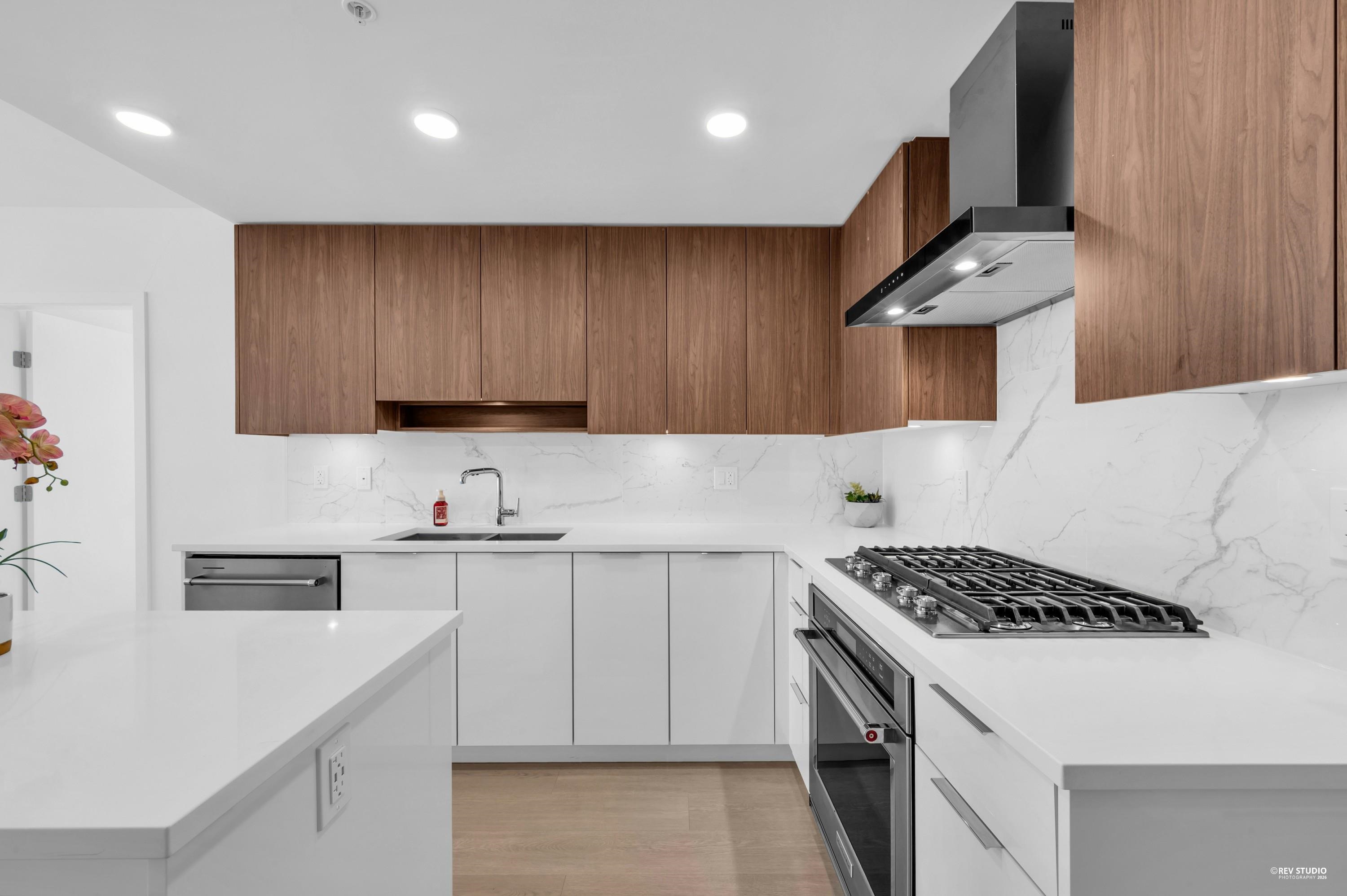 1702 7769 PARK CRESCENT 4