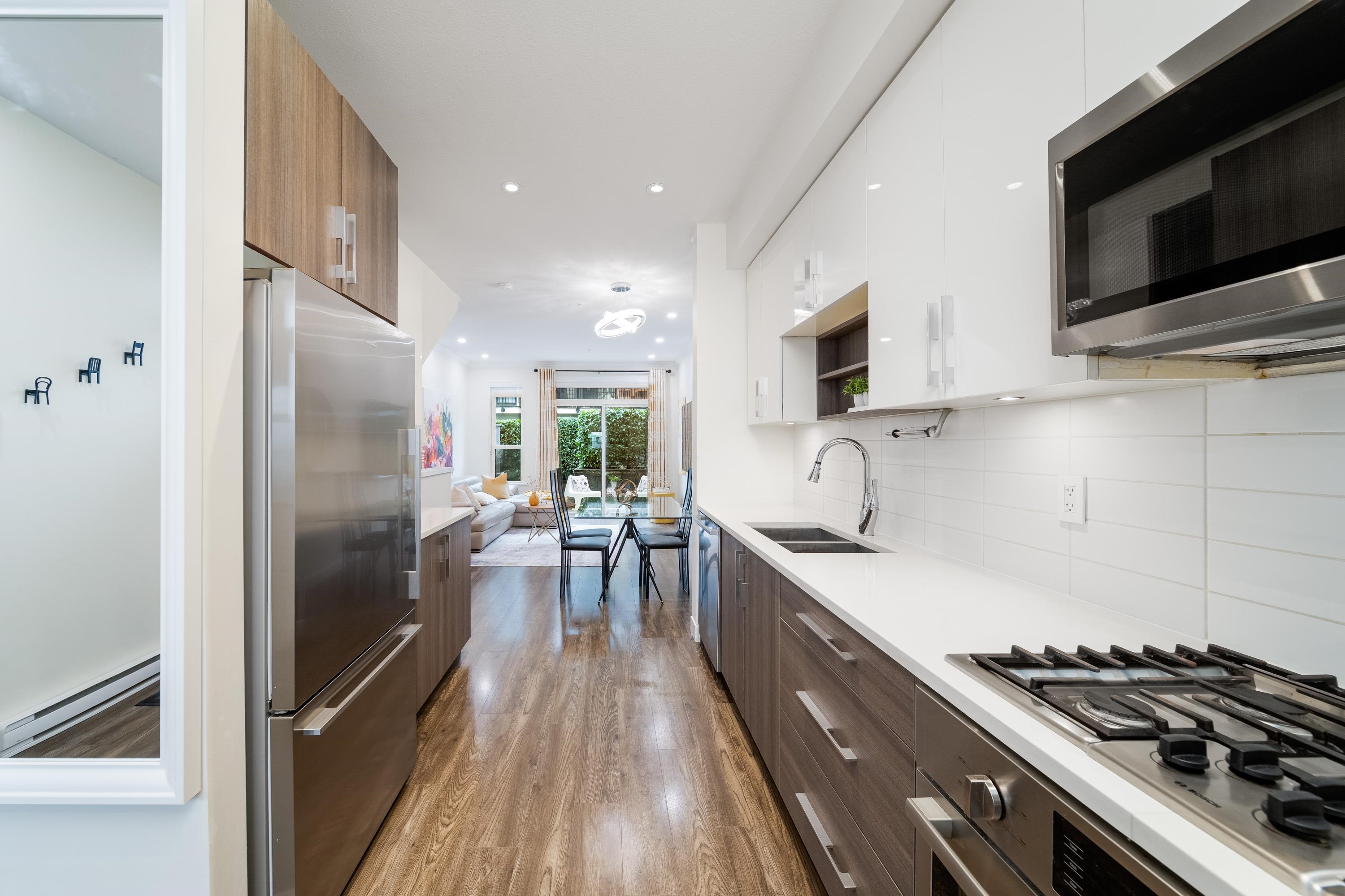 17 7039 MACPHERSON AVENUE 10