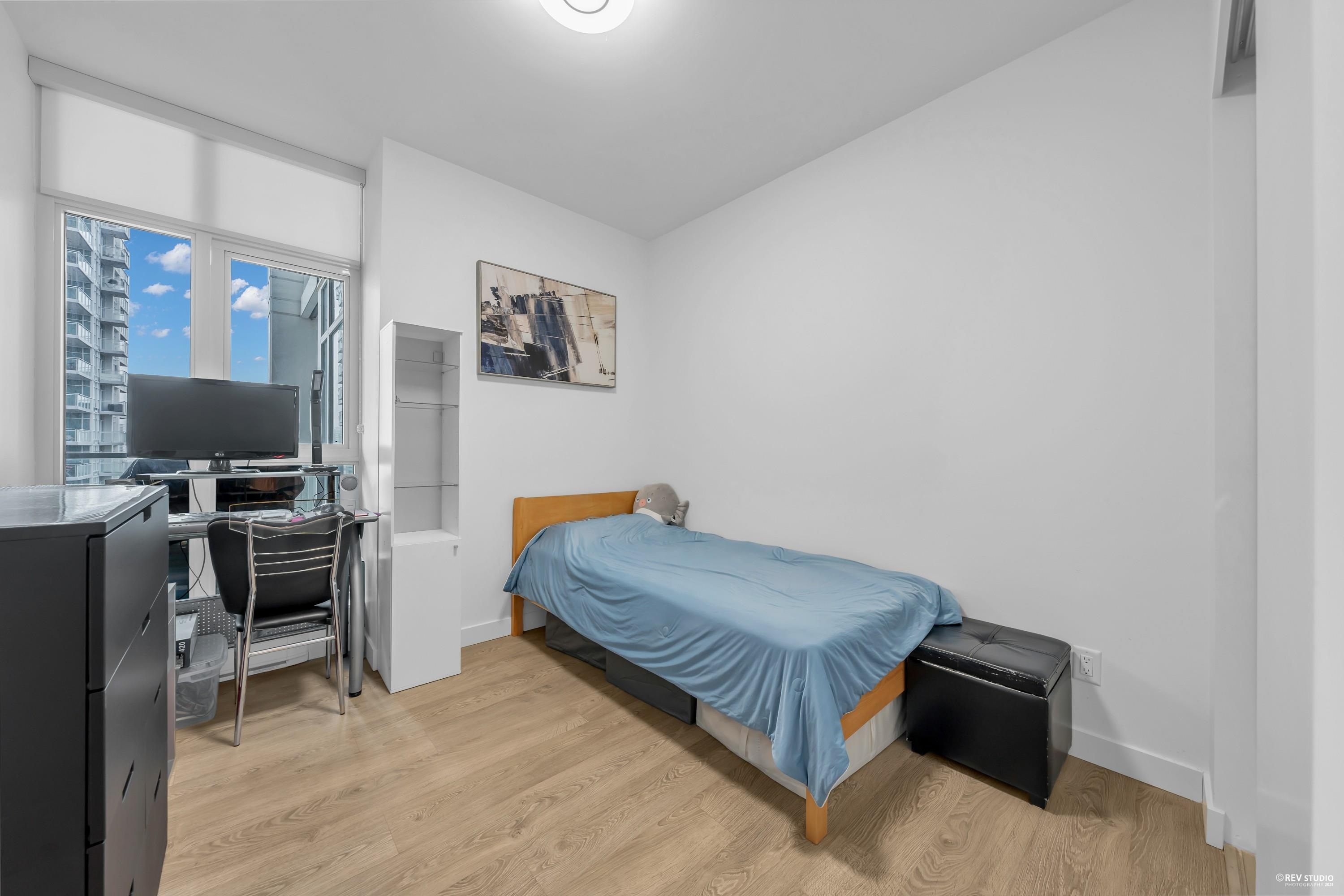 2507 6080 MCKAY AVENUE 18